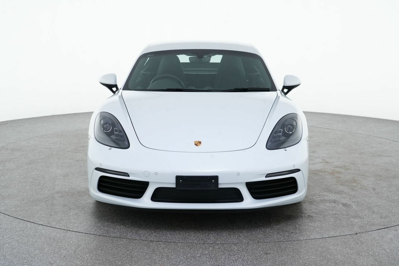 Porsche 718 image 2
