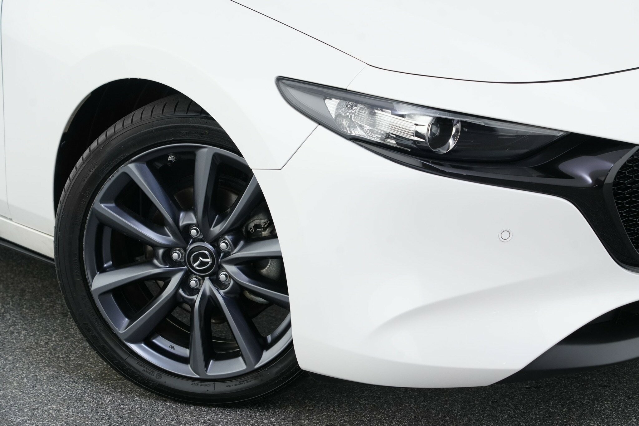 Mazda 3 image 2