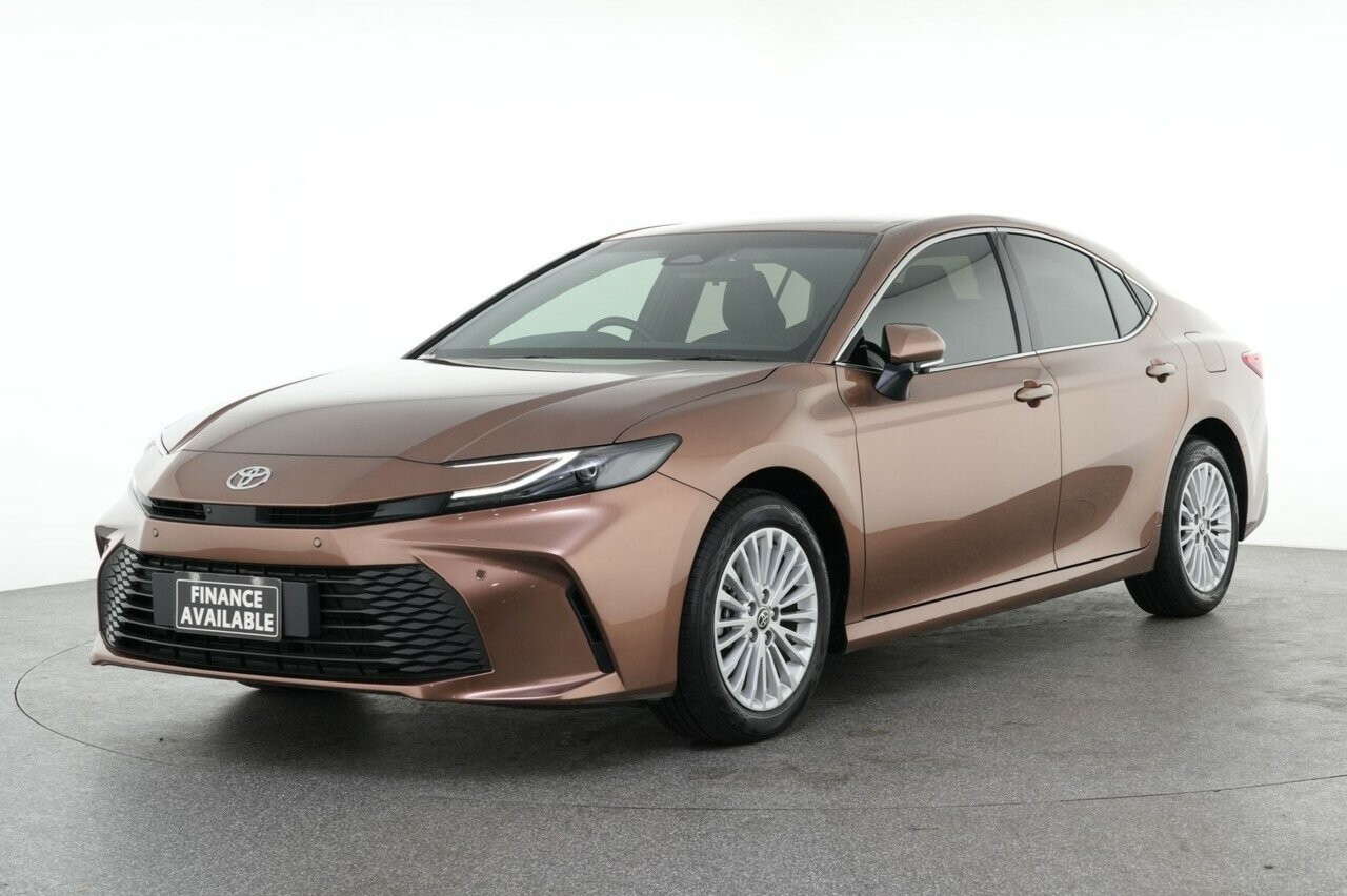Toyota Camry image 3