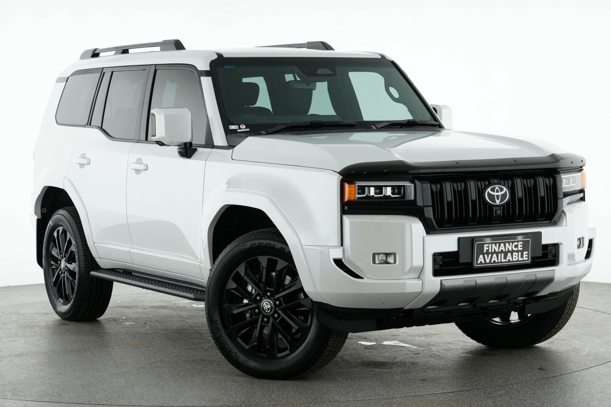 Toyota Landcruiser Prado image 1