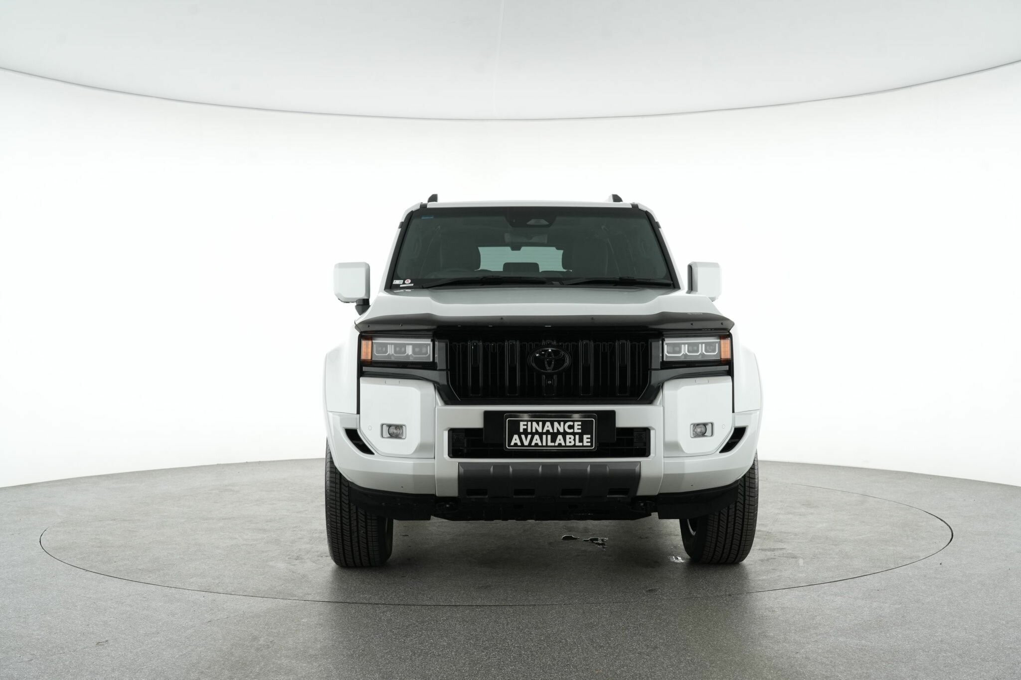 Toyota Landcruiser Prado image 3