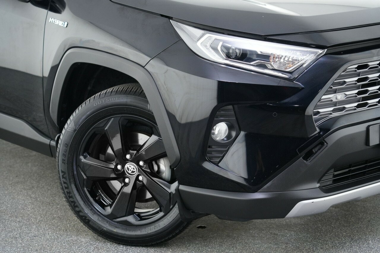 Toyota Rav4 image 2