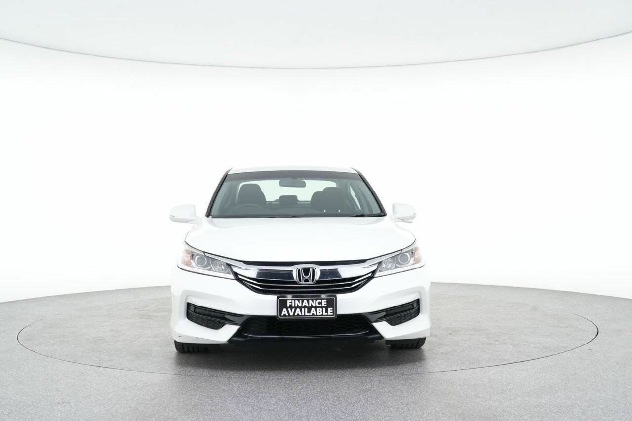 Honda Accord image 3