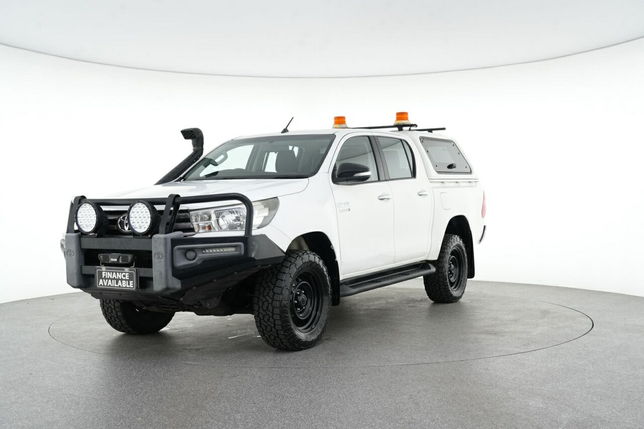 Toyota Hilux image 4