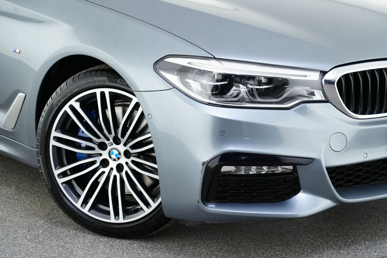 BMW 5 Series image 2