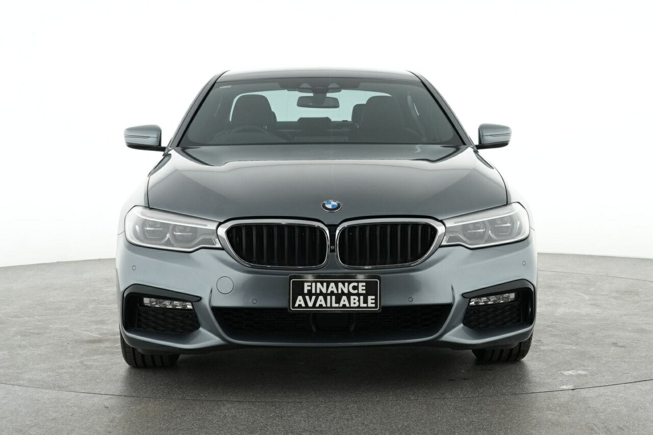BMW 5 Series image 3