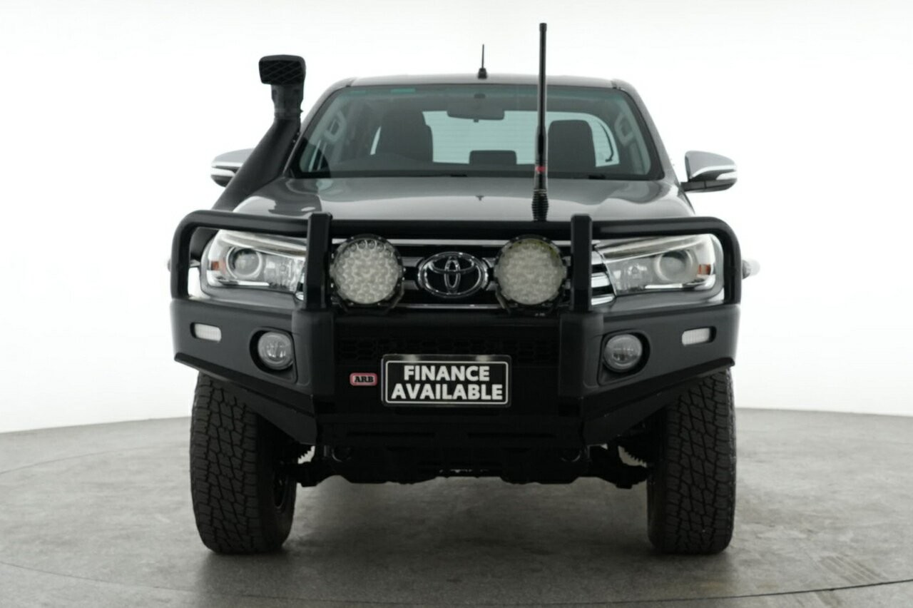Toyota Hilux image 3