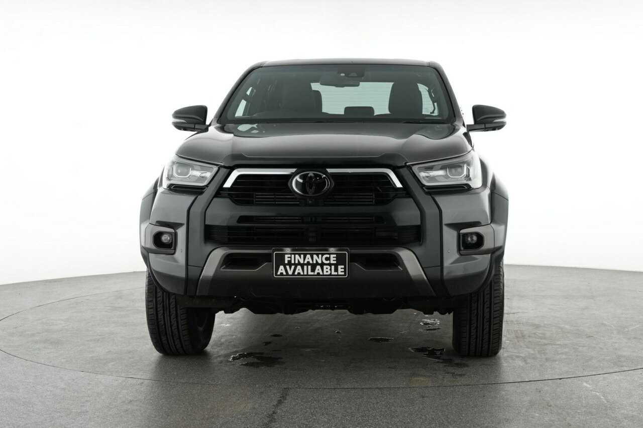 Toyota Hilux image 2
