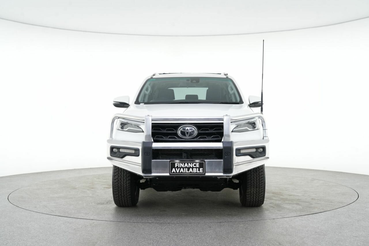 Toyota Fortuner image 2