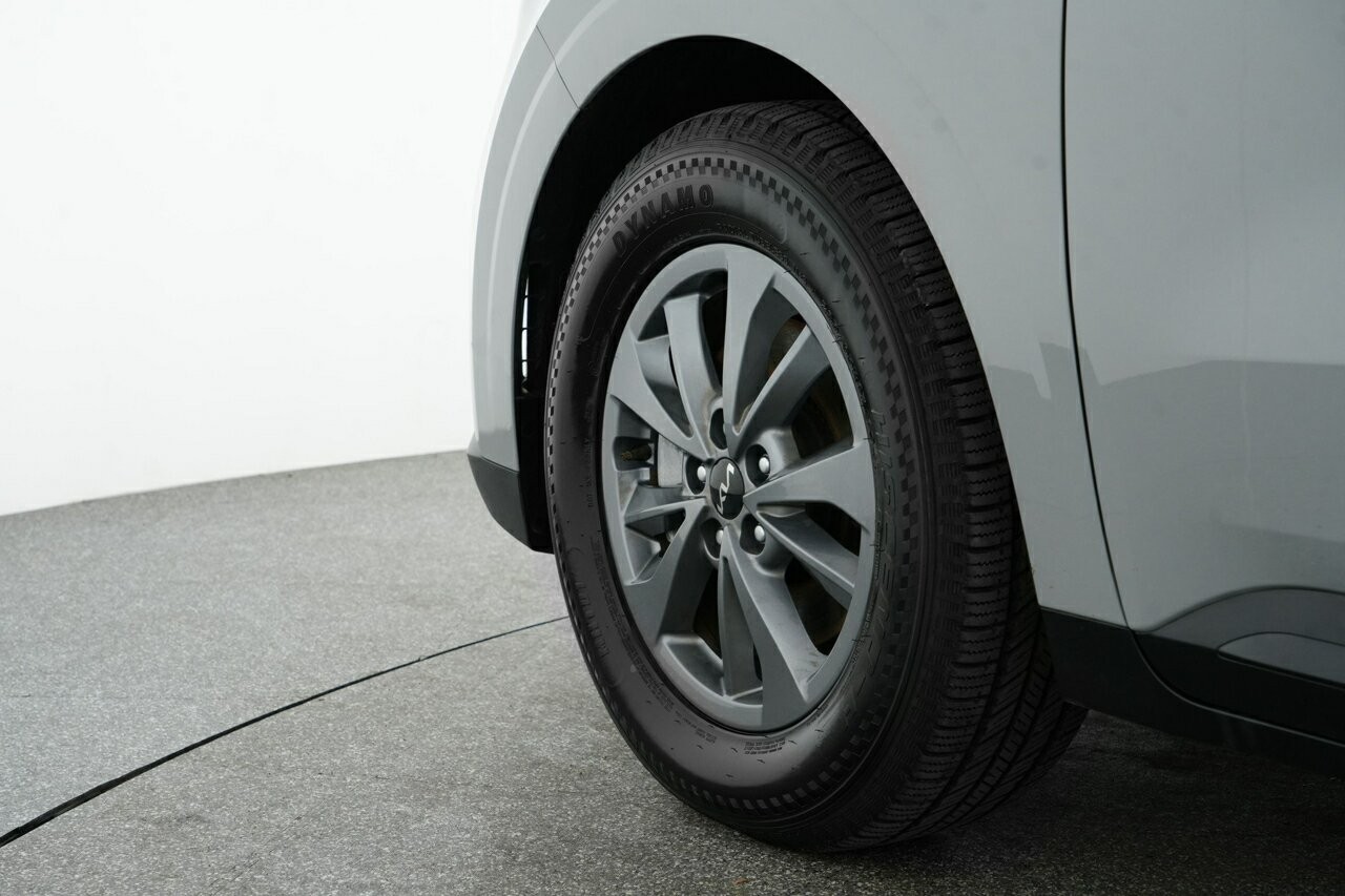 Kia Carnival image 4