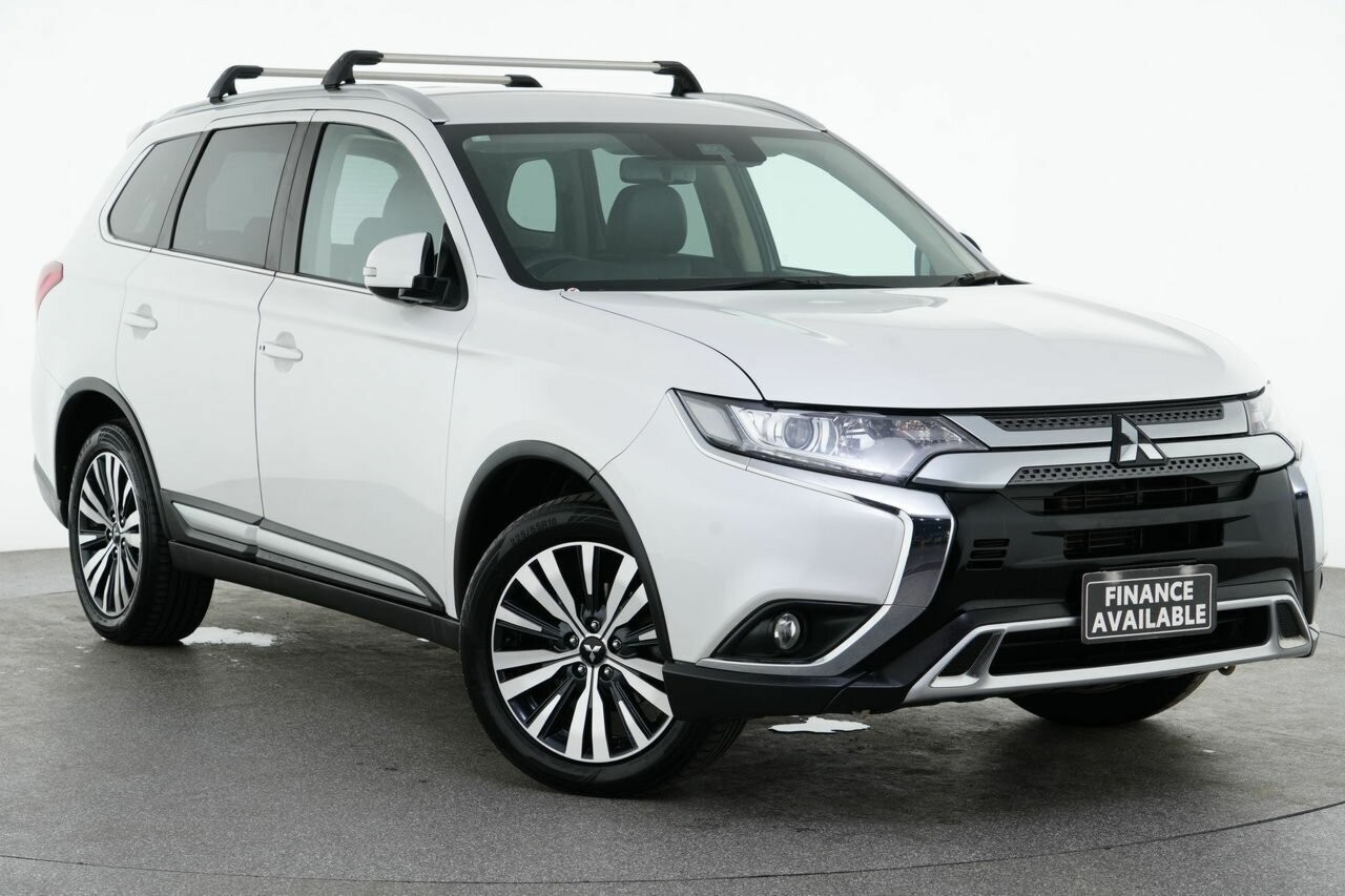 Mitsubishi Outlander image 1