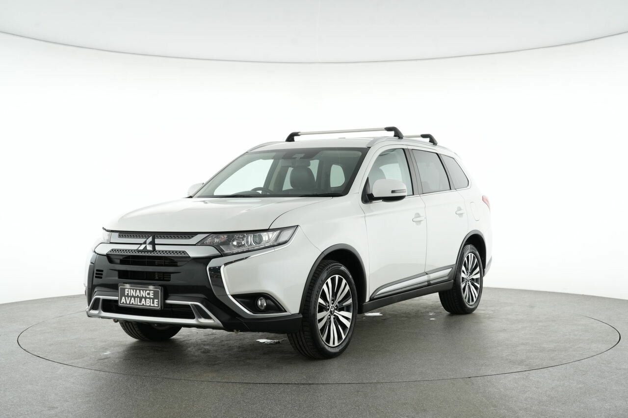 Mitsubishi Outlander image 3