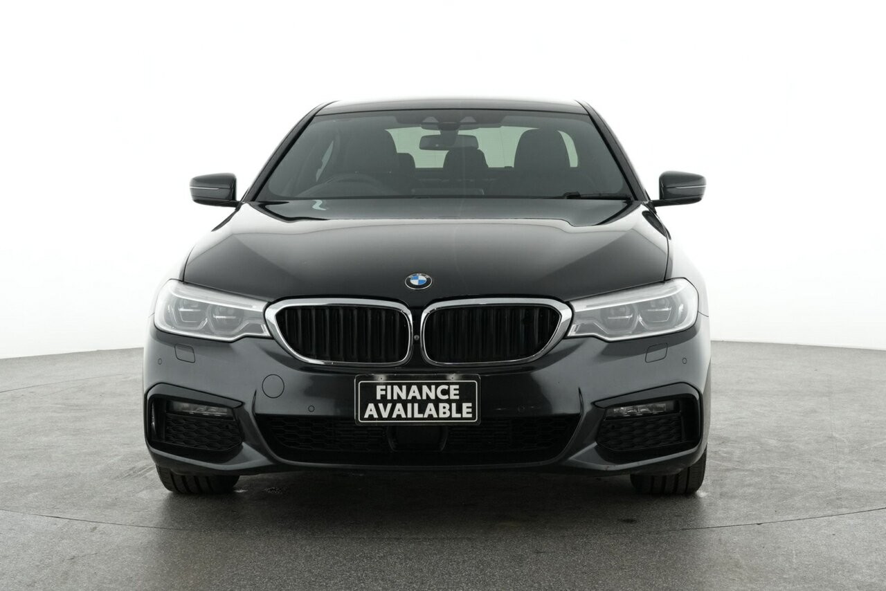 BMW 5 Series image 2
