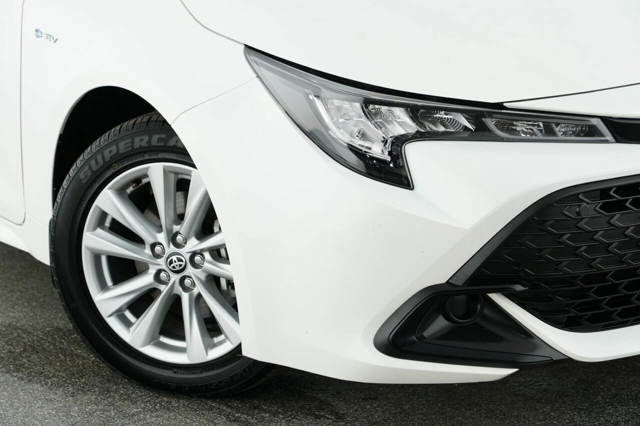 Toyota Corolla image 2