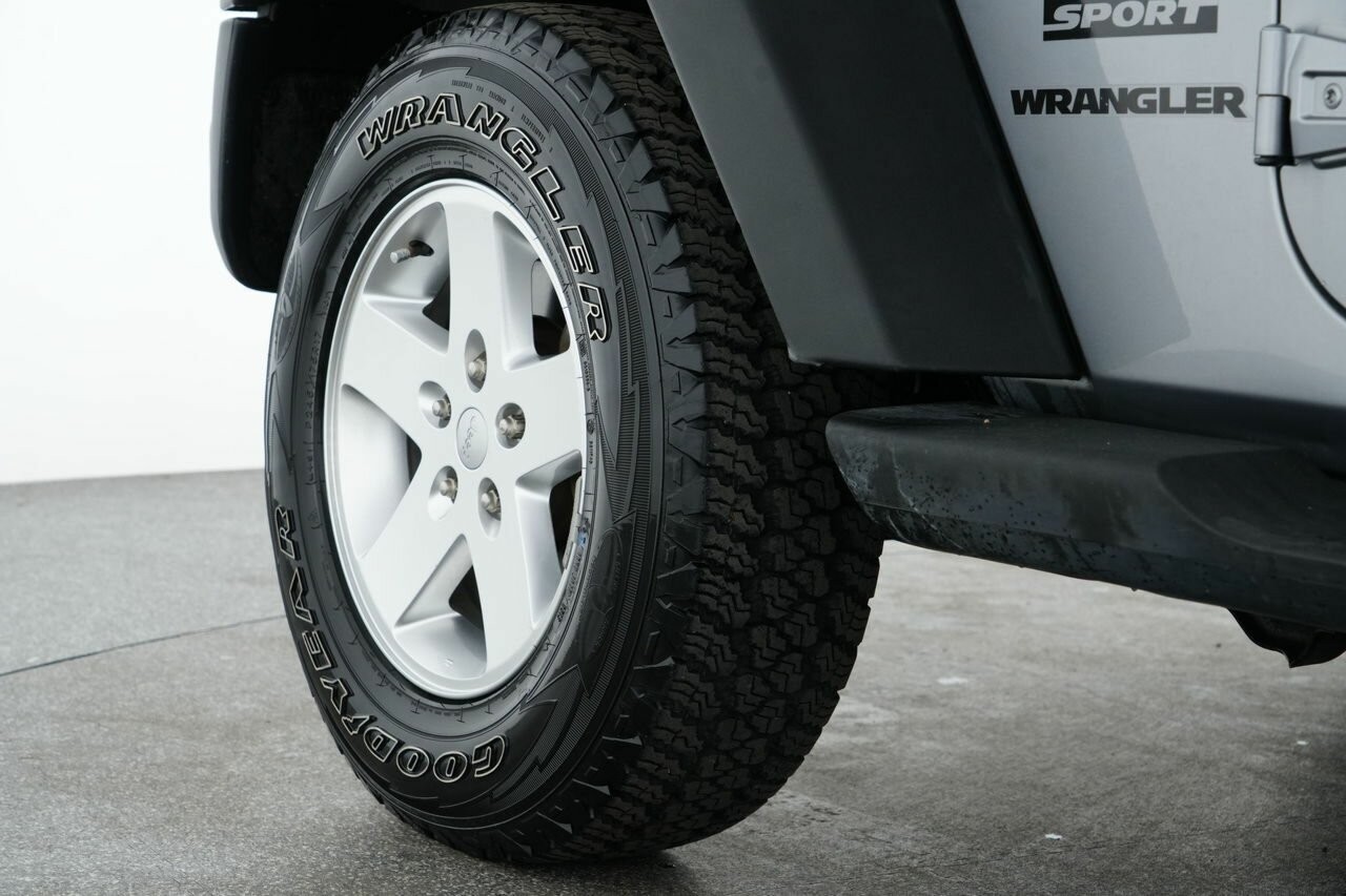 Jeep Wrangler image 4