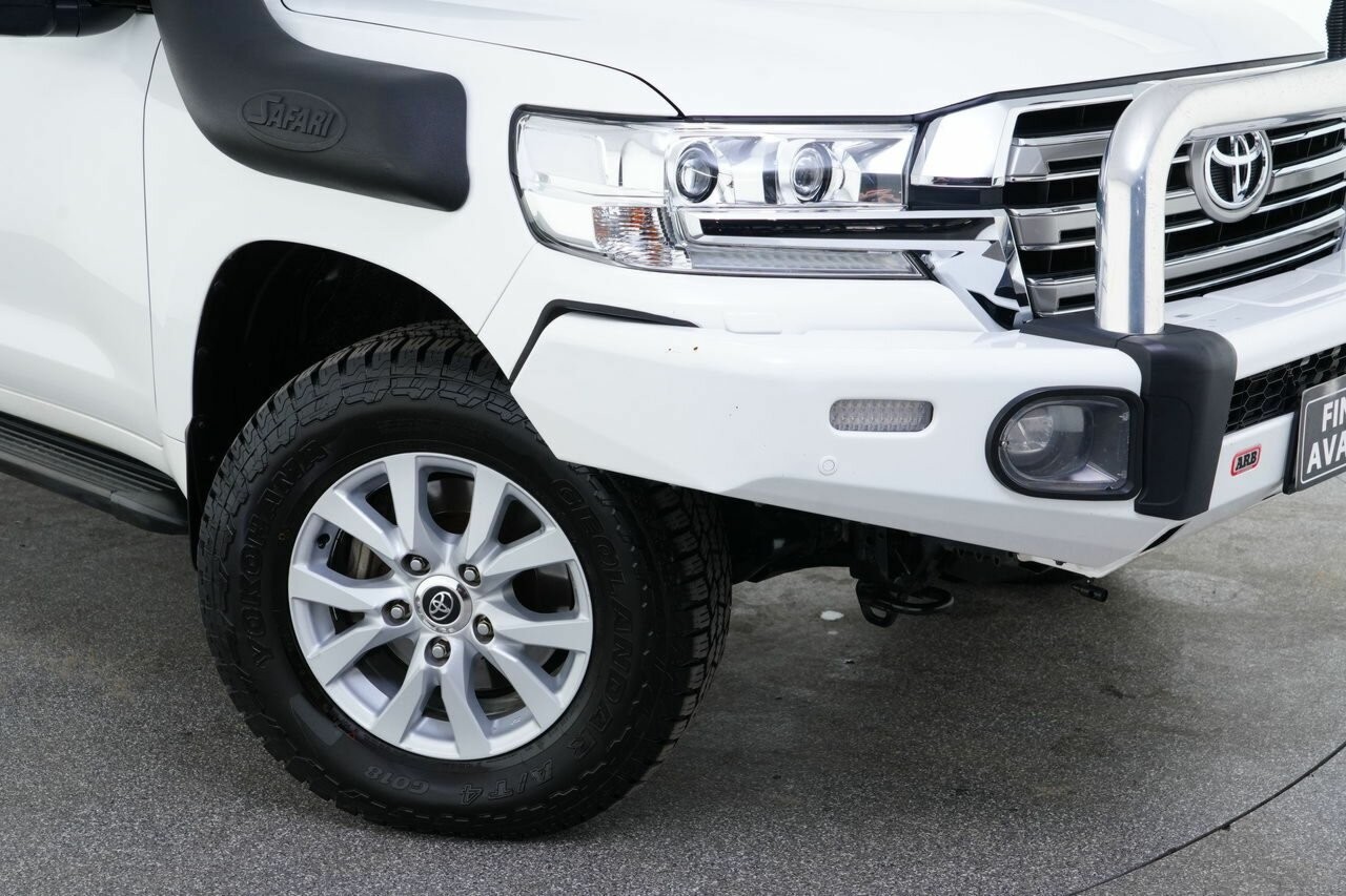 Toyota Landcruiser image 2