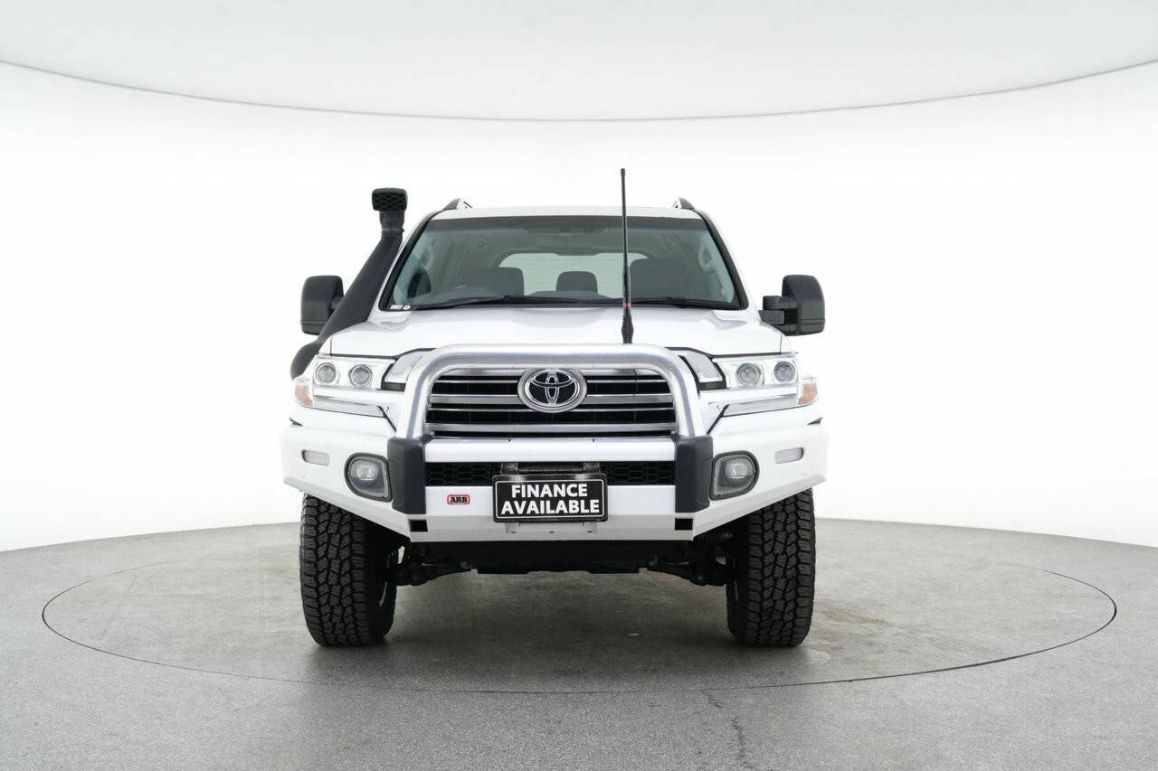 Toyota Landcruiser image 3