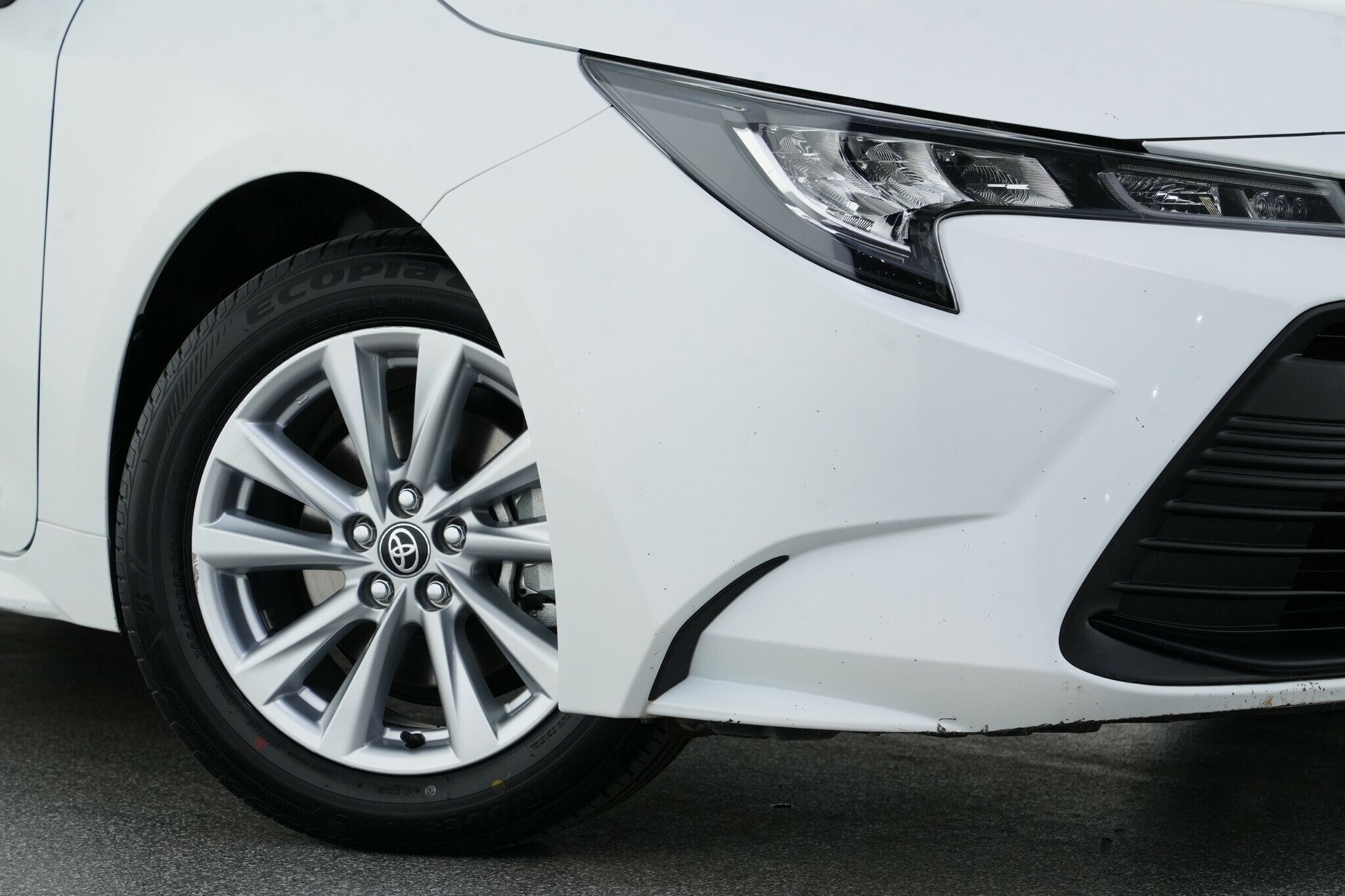 Toyota Corolla image 2