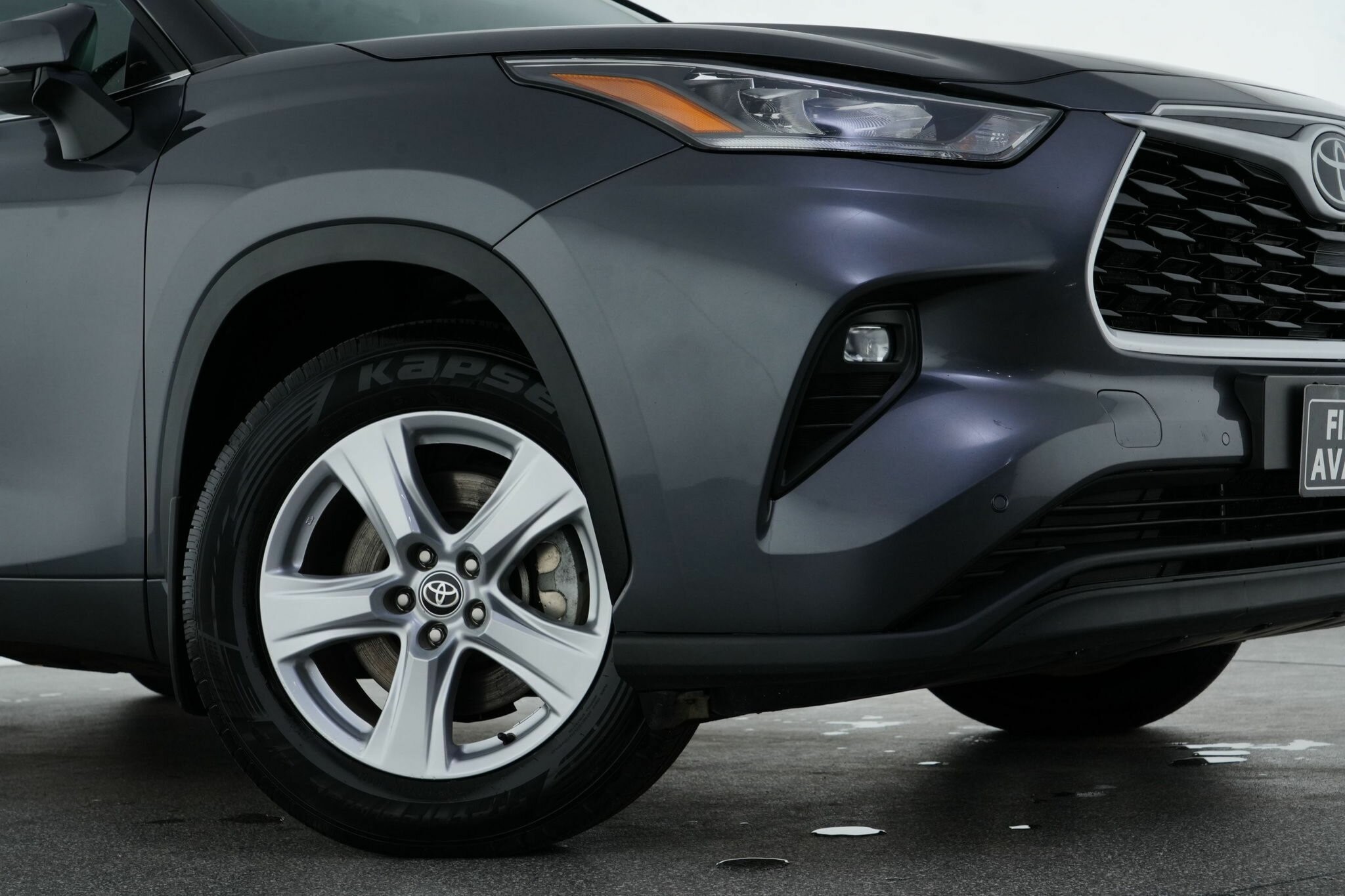 Toyota Kluger image 2