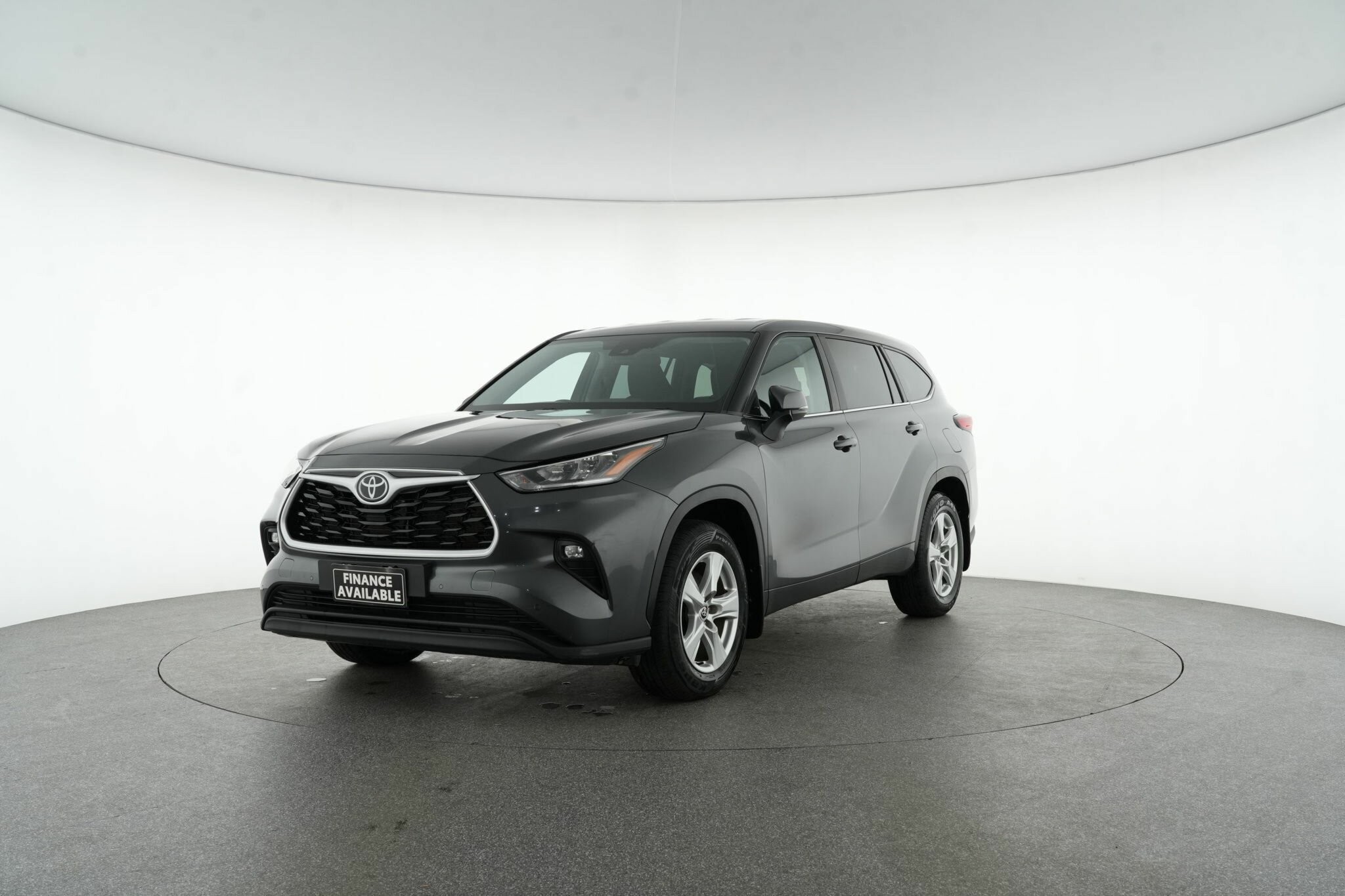 Toyota Kluger image 4