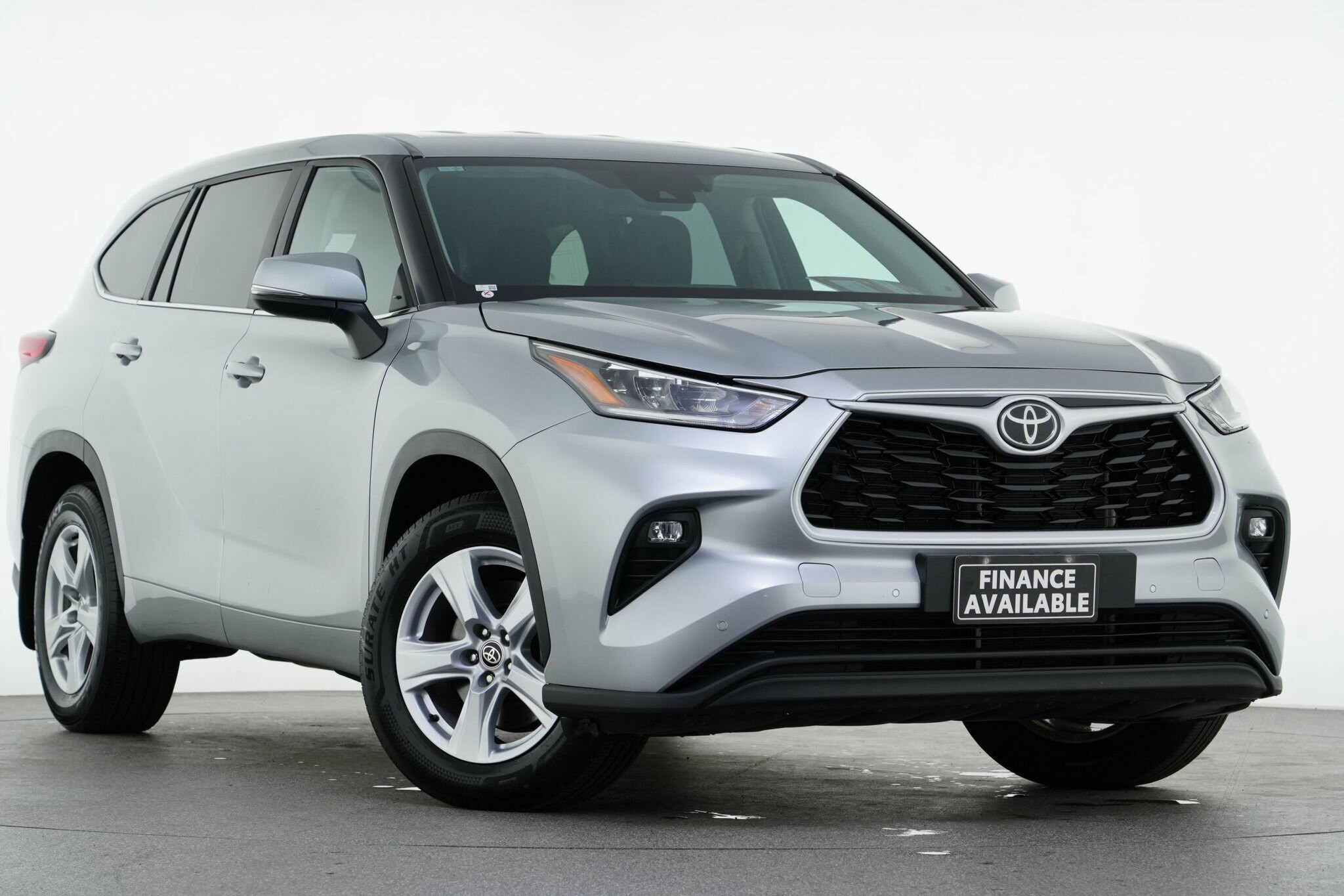 Toyota Kluger image 1