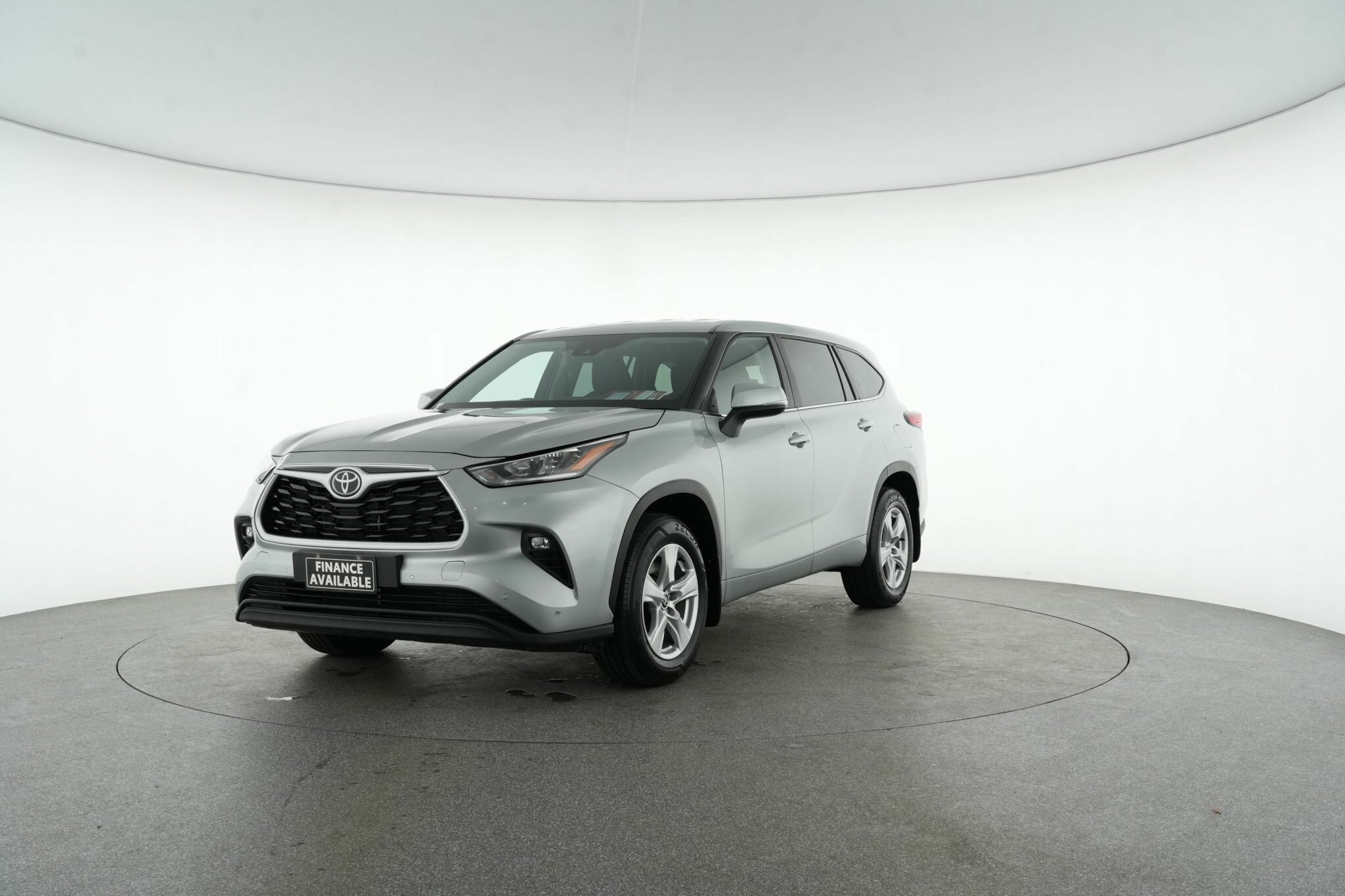 Toyota Kluger image 4