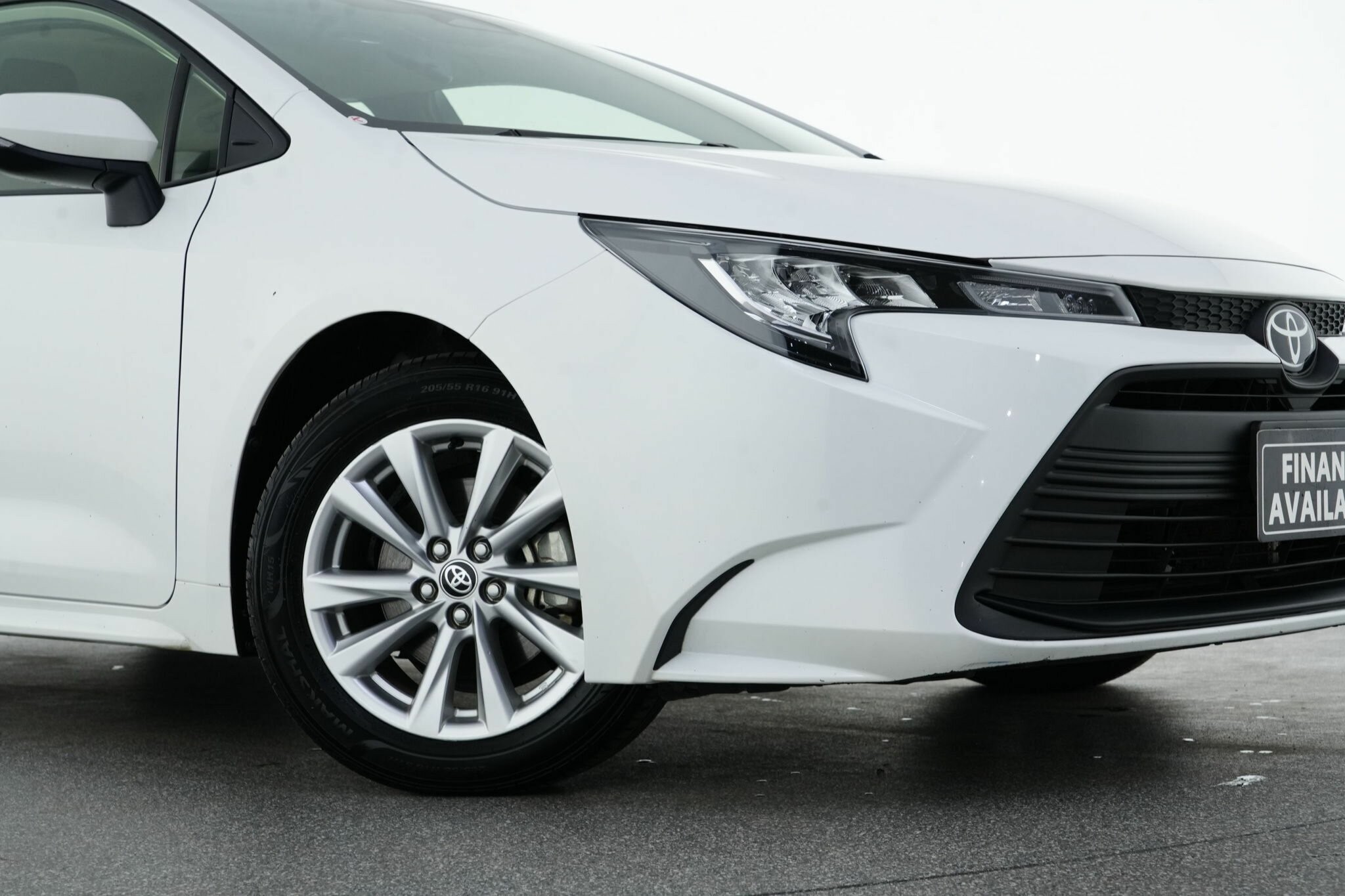 Toyota Corolla image 2
