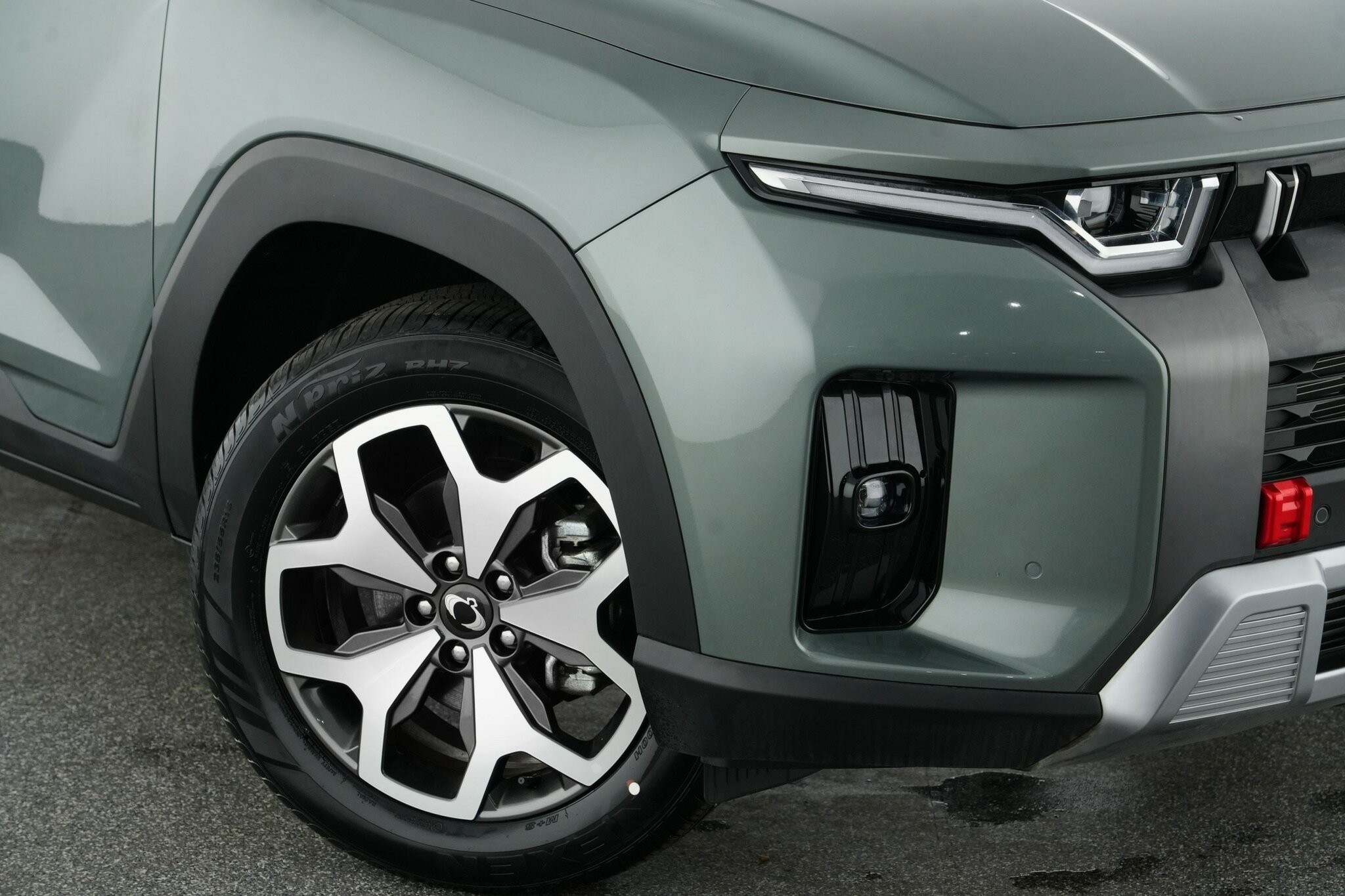 Kgm Ssangyong Torres Adventure image 2