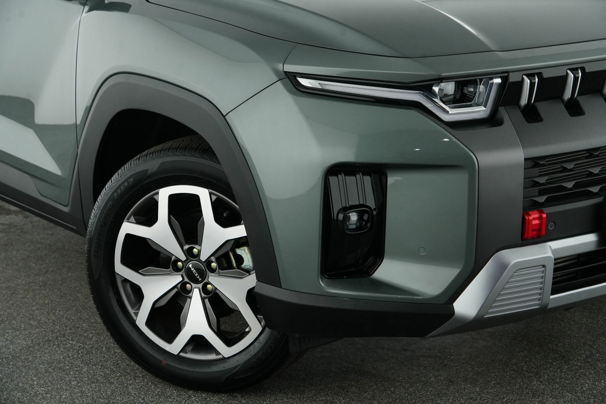 Kgm Ssangyong Torres image 2