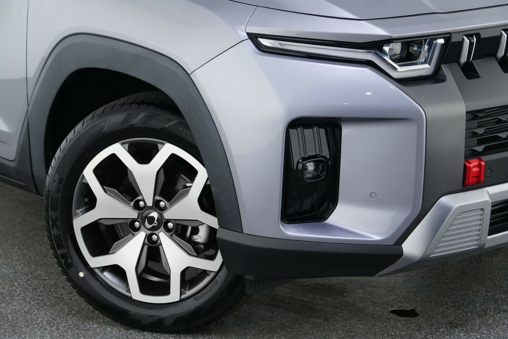 Kgm Ssangyong Torres image 2