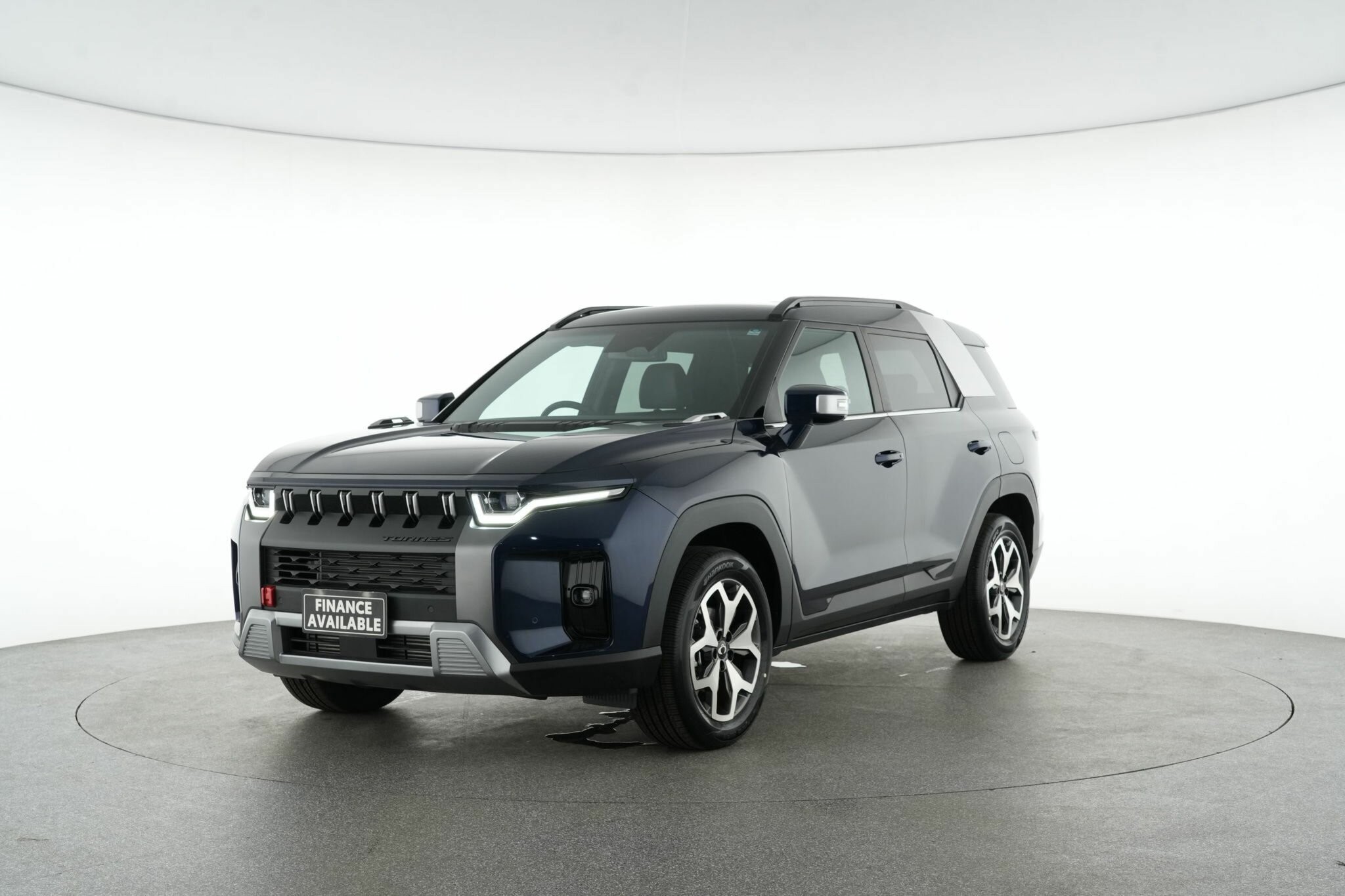 Kgm Ssangyong Torres image 4