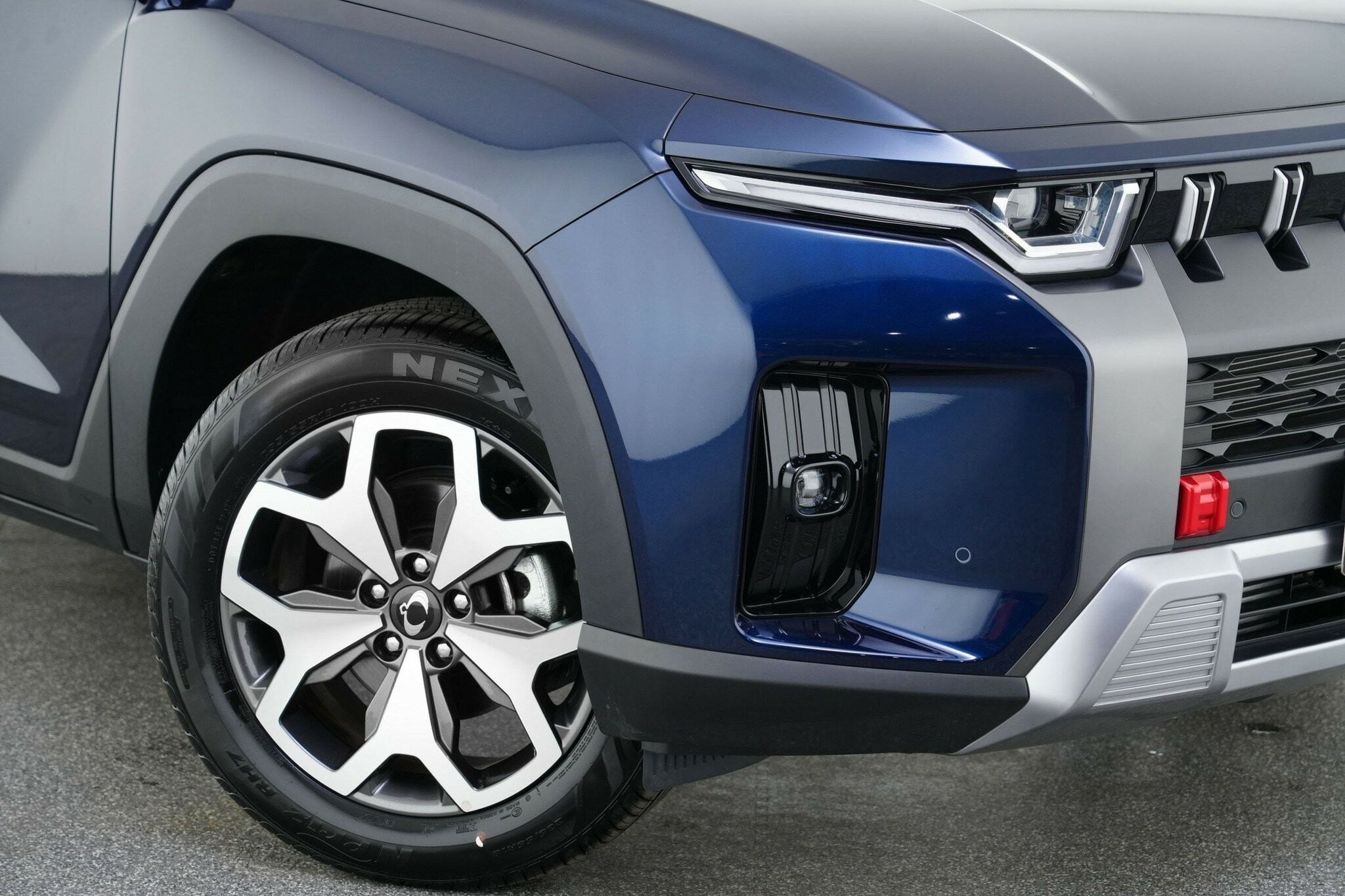 Kgm Ssangyong Torres image 2