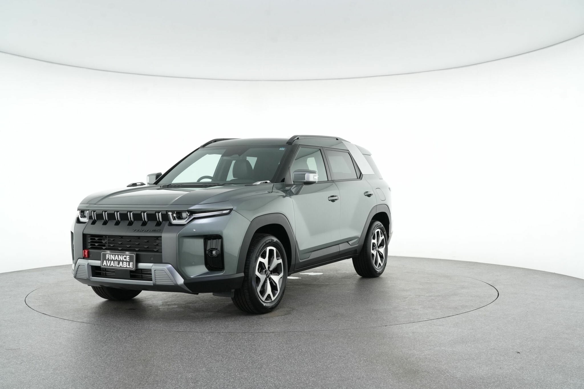 Kgm Ssangyong Torres image 4