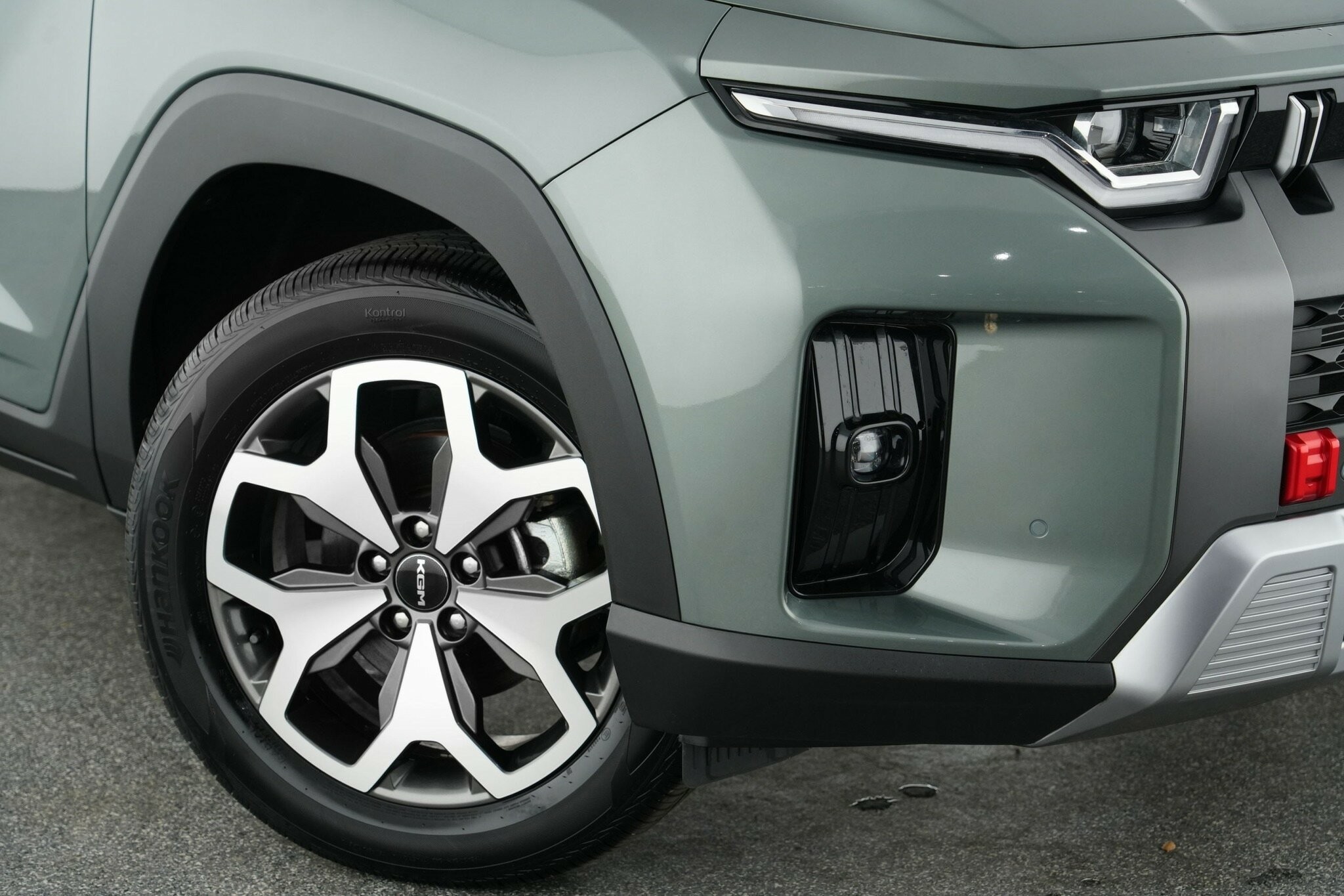 Kgm Ssangyong Torres image 2
