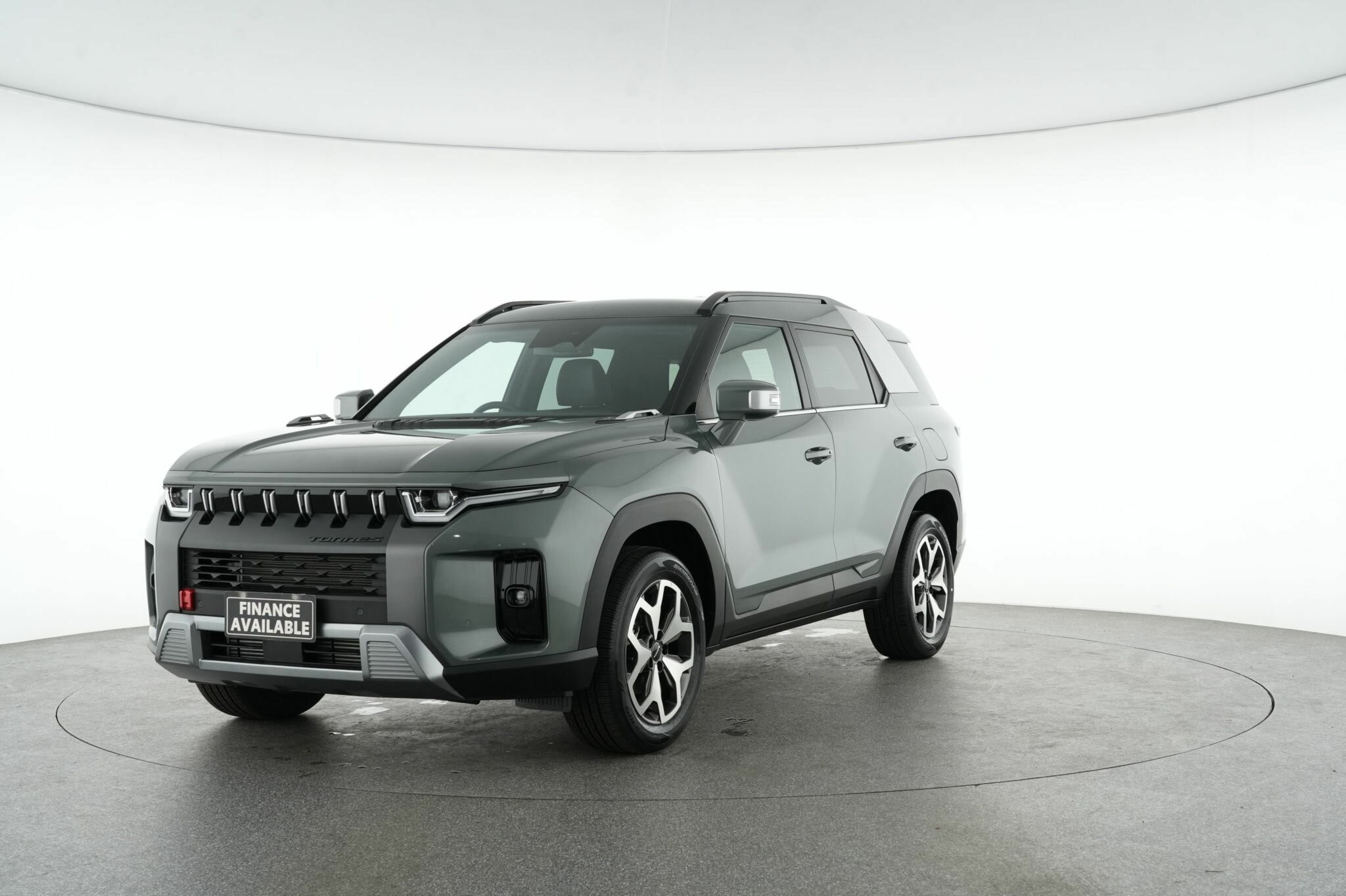 Kgm Ssangyong Torres image 4