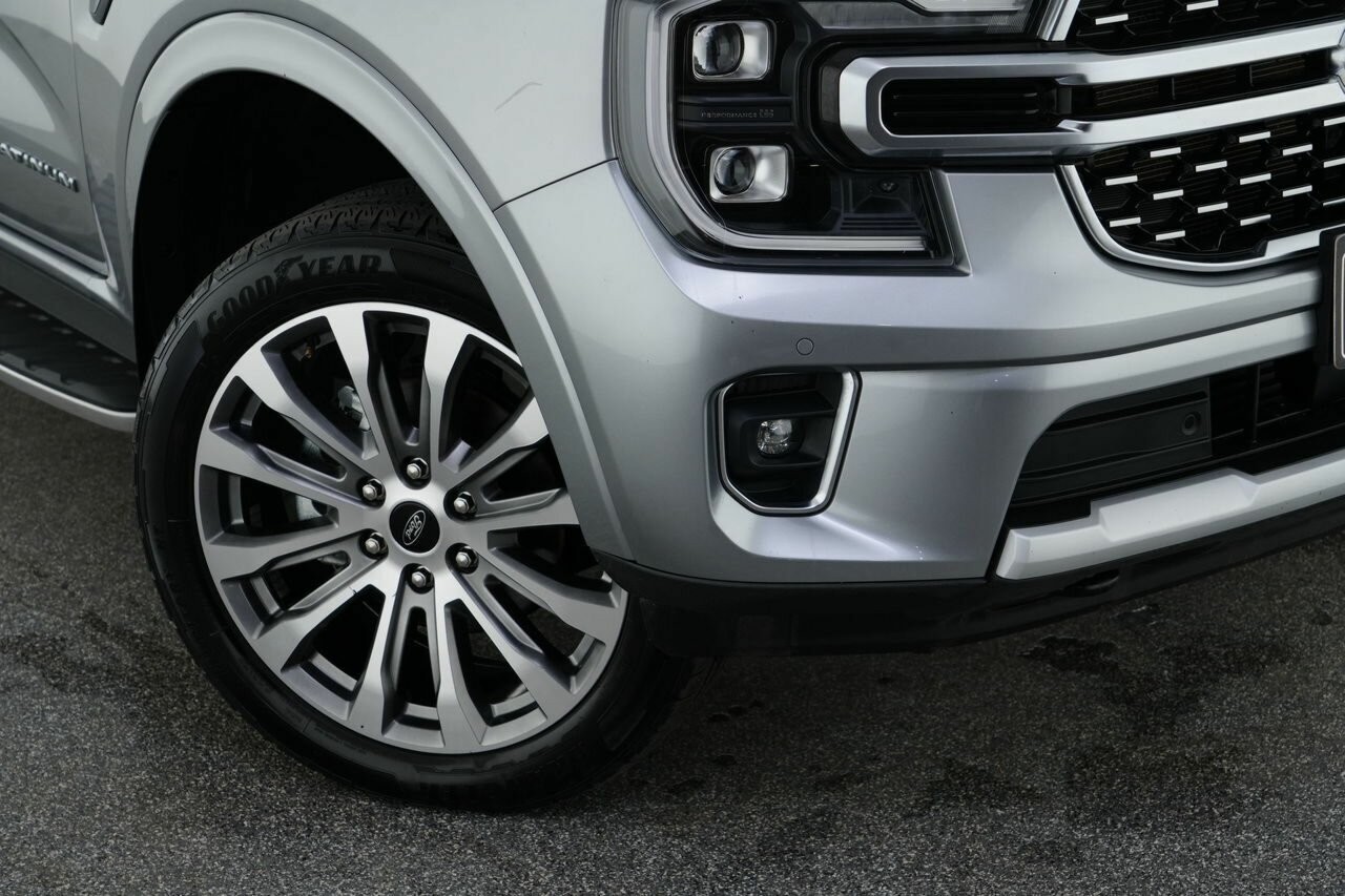 Ford Everest image 2
