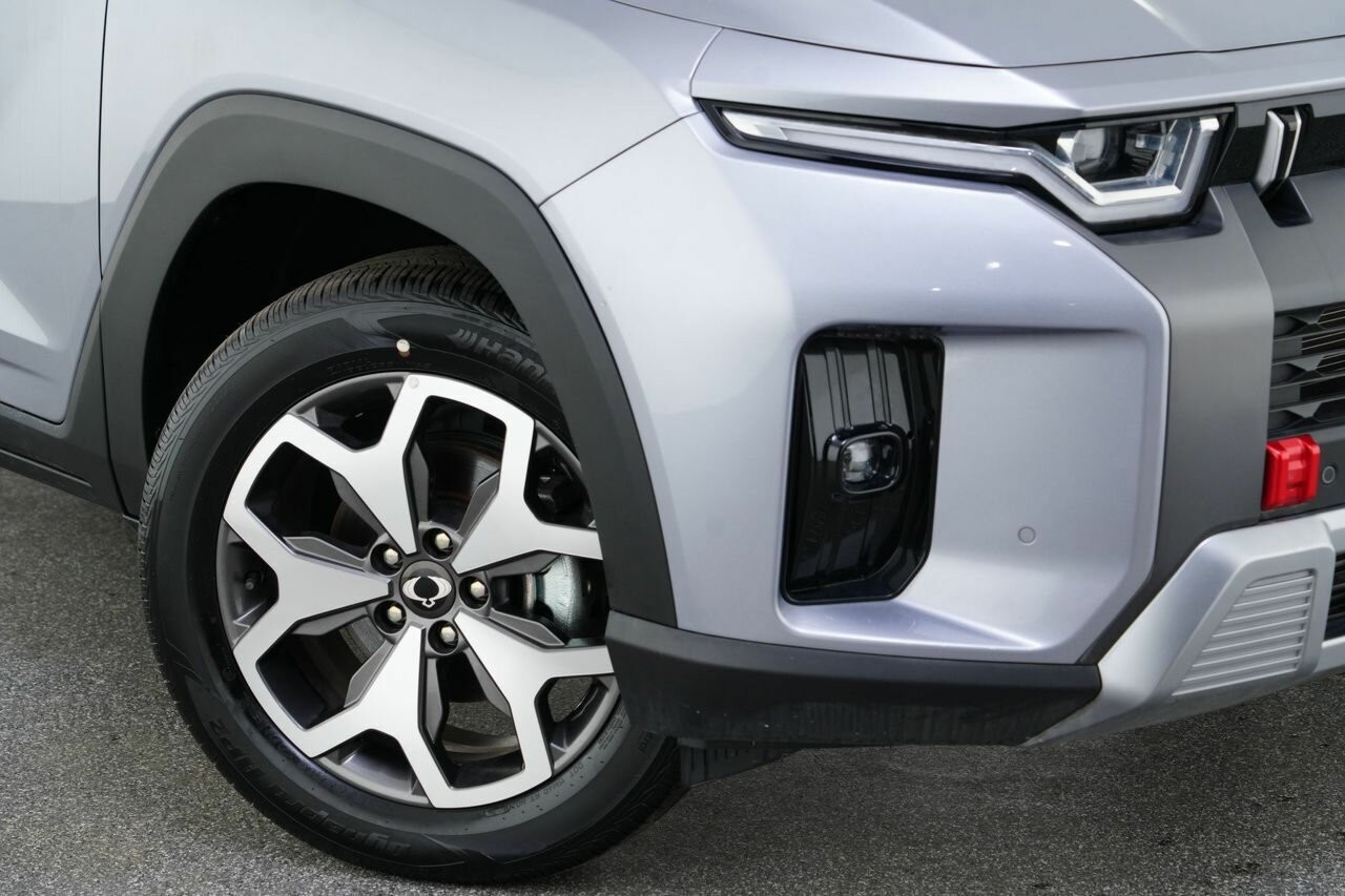 Kgm Ssangyong Torres image 2