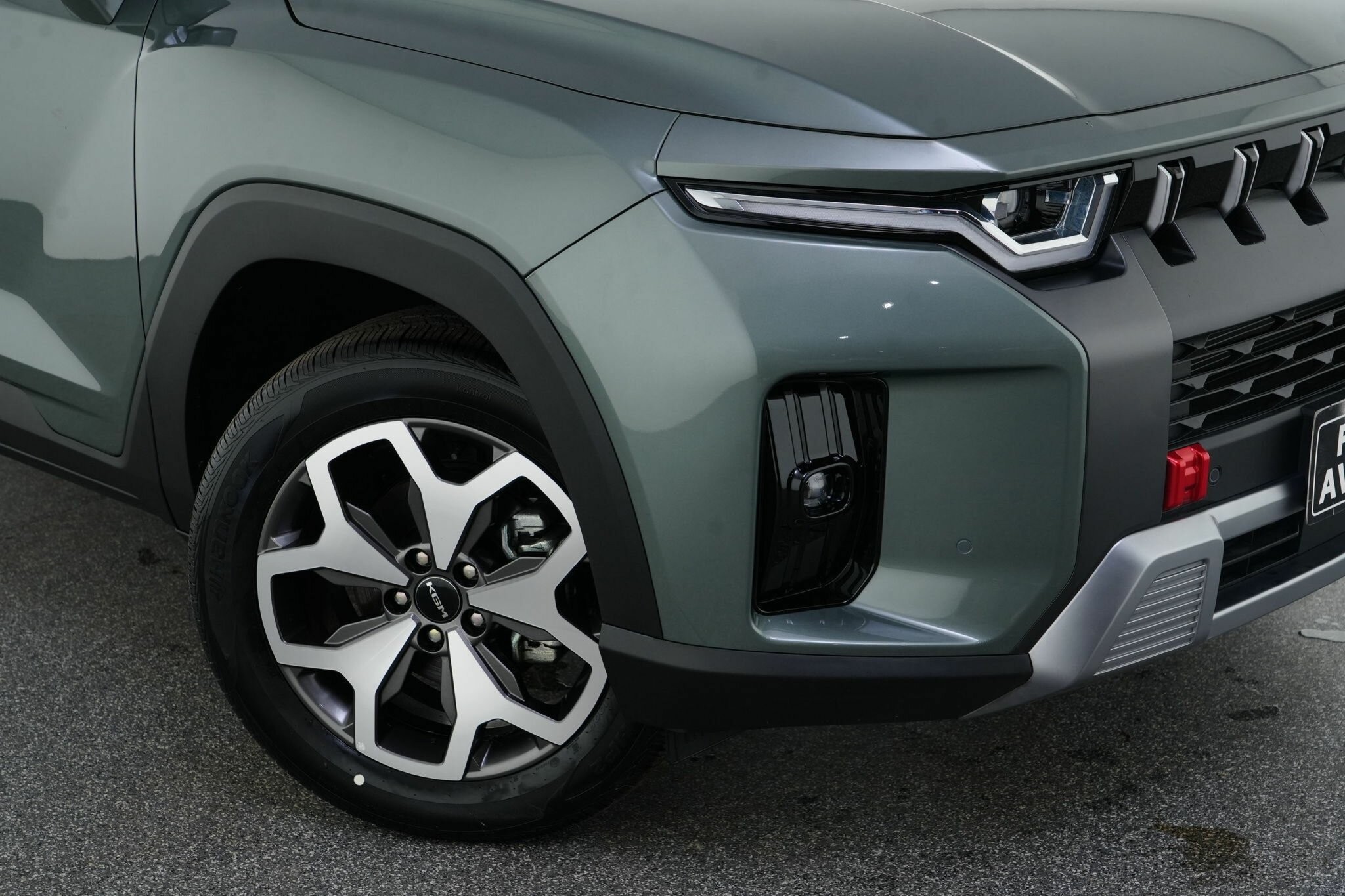 Kgm Ssangyong Torres image 2