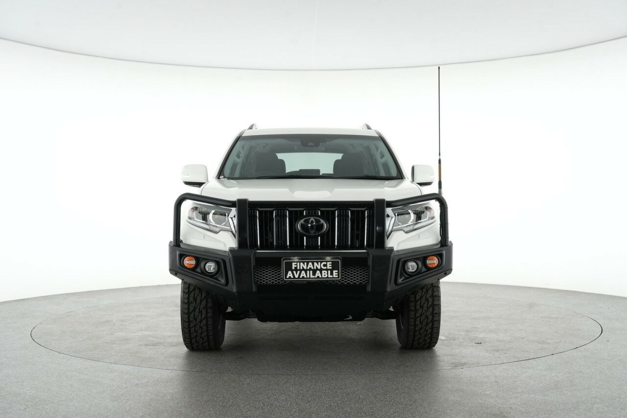 Toyota Landcruiser Prado image 3