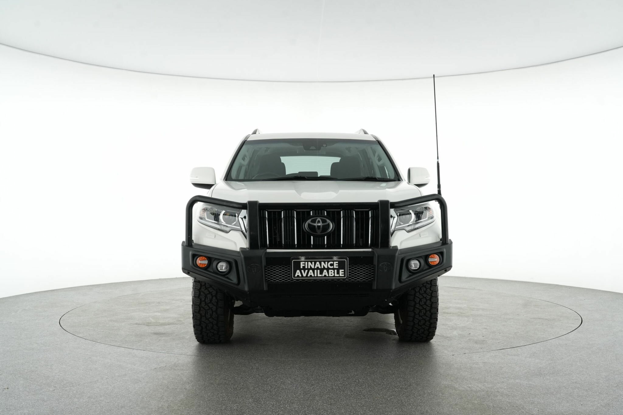 Toyota Landcruiser Prado image 3