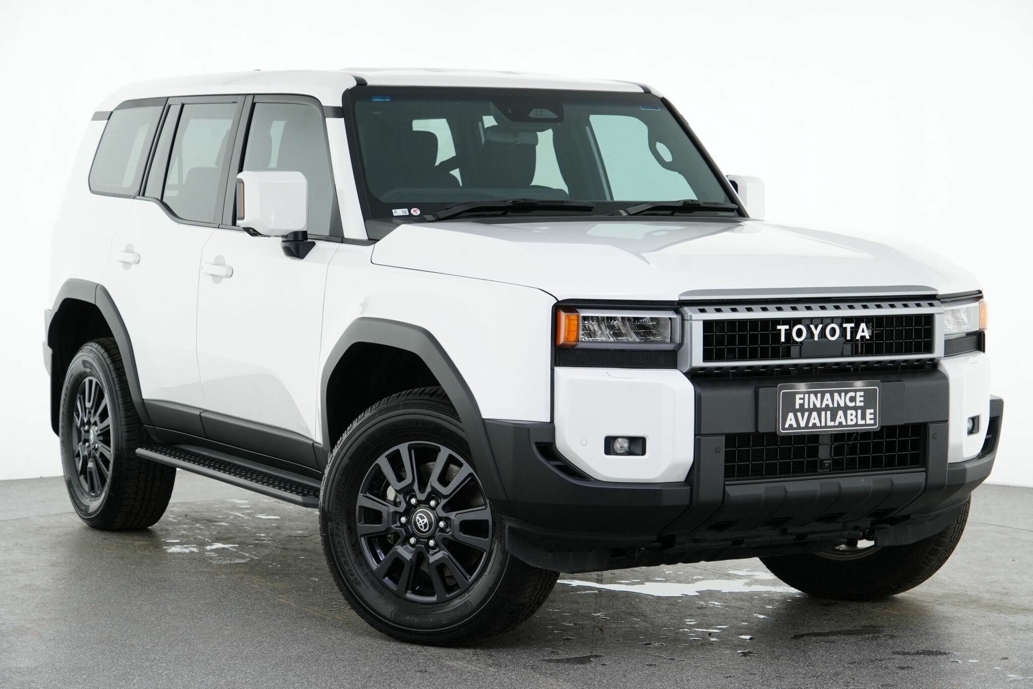 Toyota Landcruiser Prado image 1