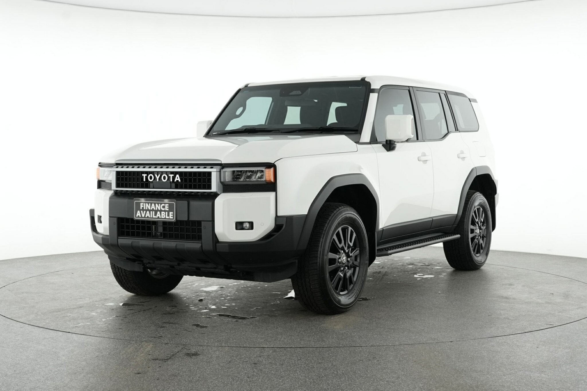 Toyota Landcruiser Prado image 4