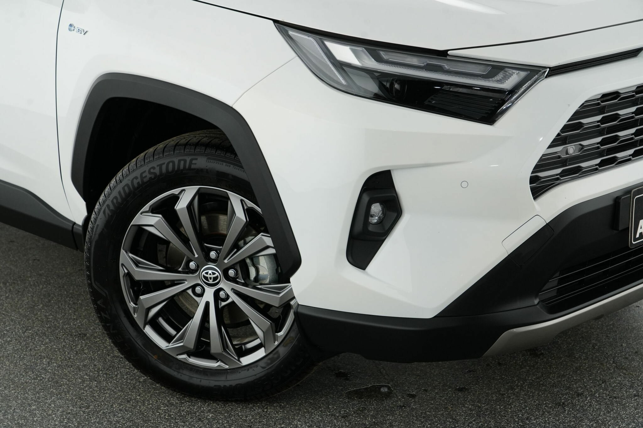 Toyota Rav4 image 2