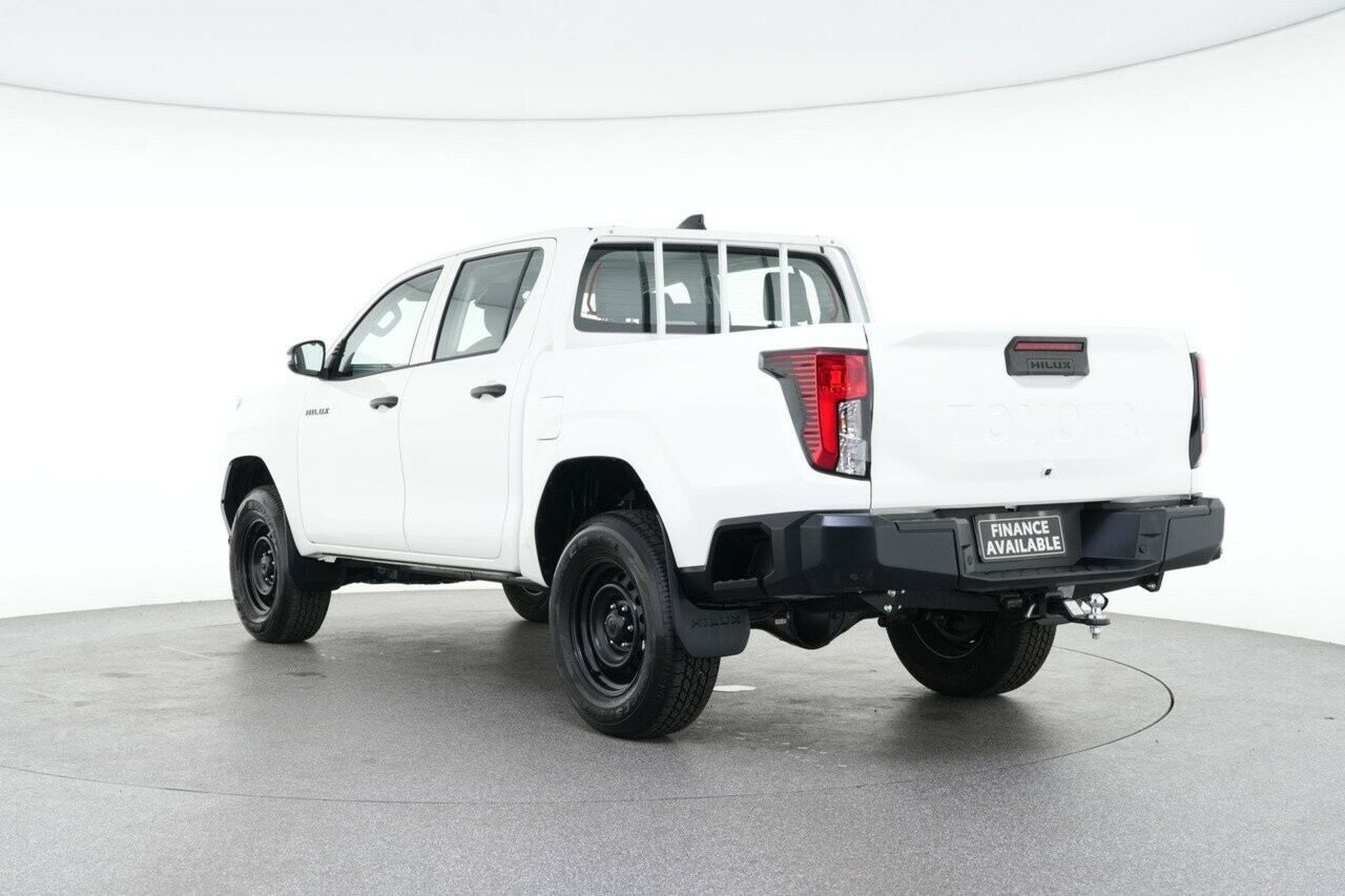 Toyota Hilux image 3