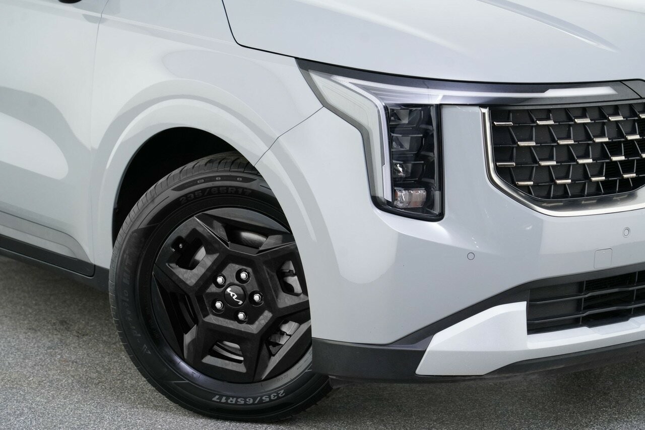 Kia Carnival image 2