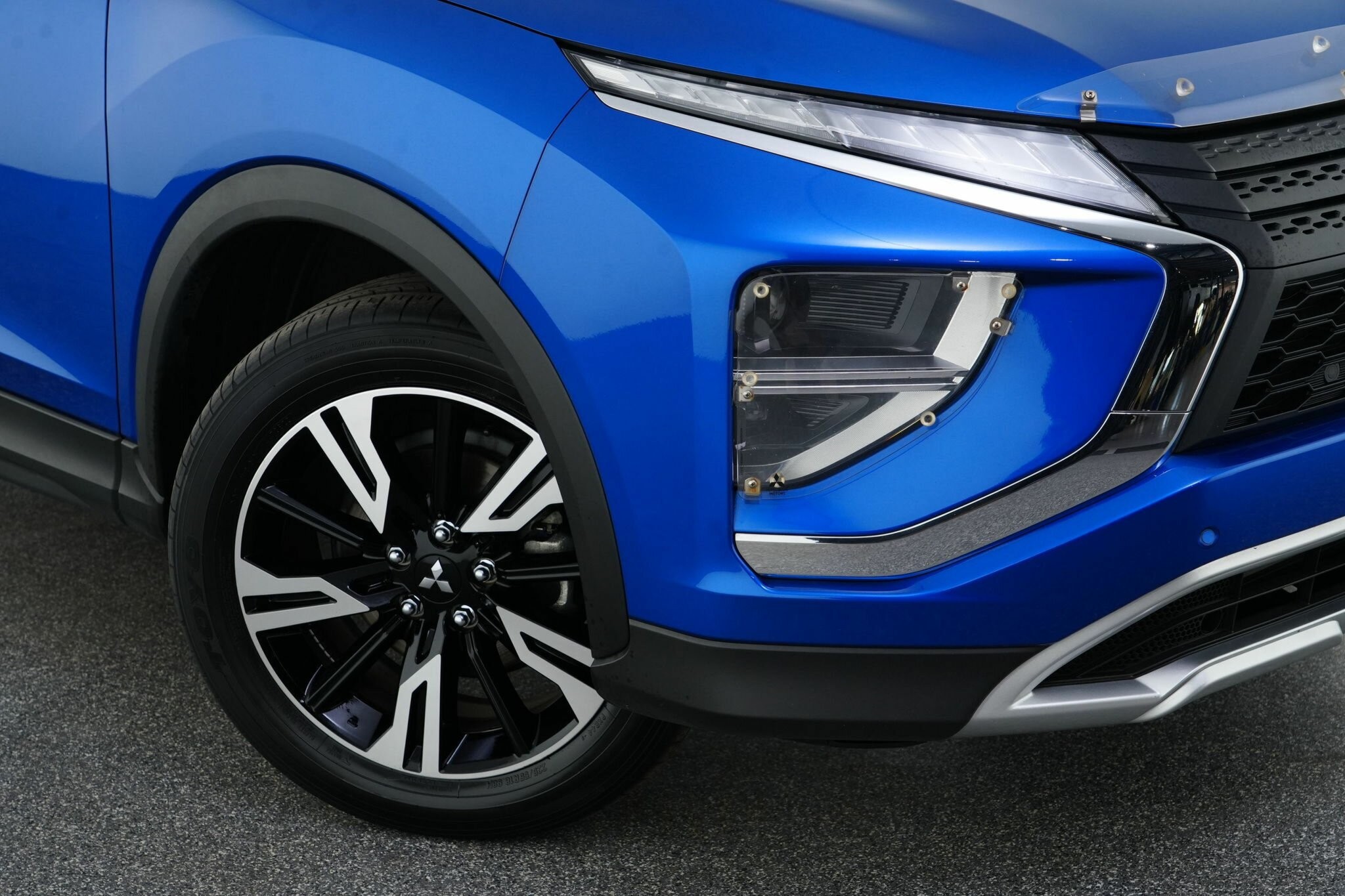 Mitsubishi Eclipse Cross image 2