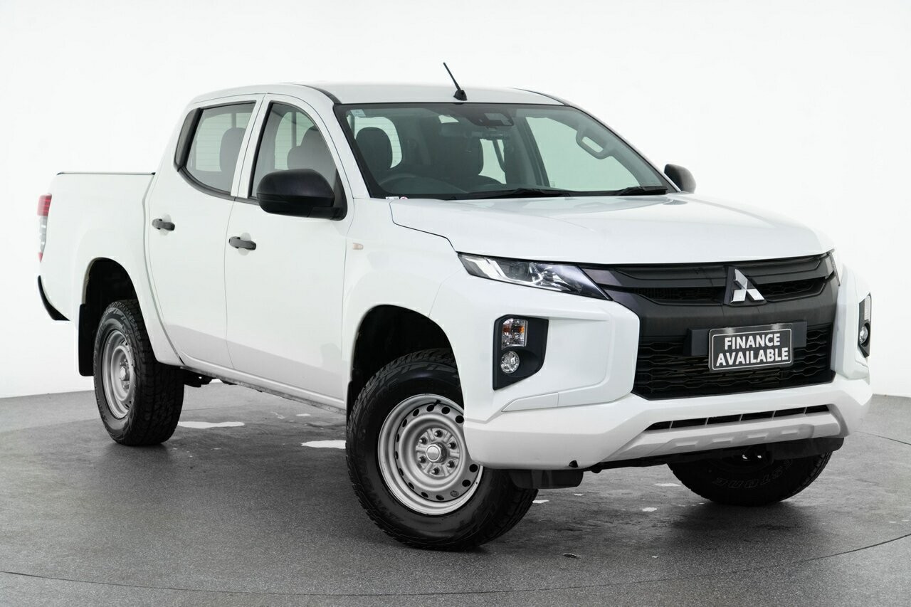 Mitsubishi Triton image 1