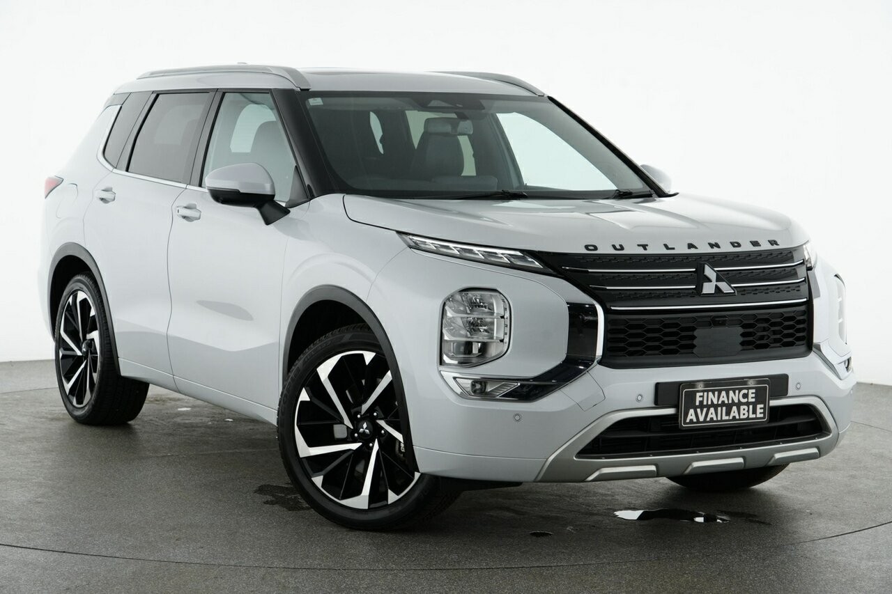 Mitsubishi Outlander image 1
