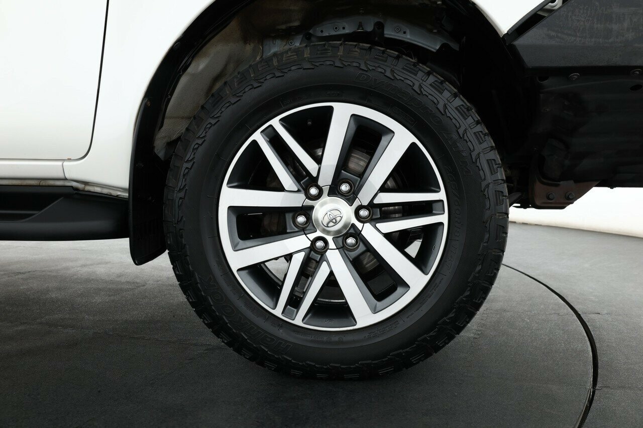 Toyota Hilux image 4