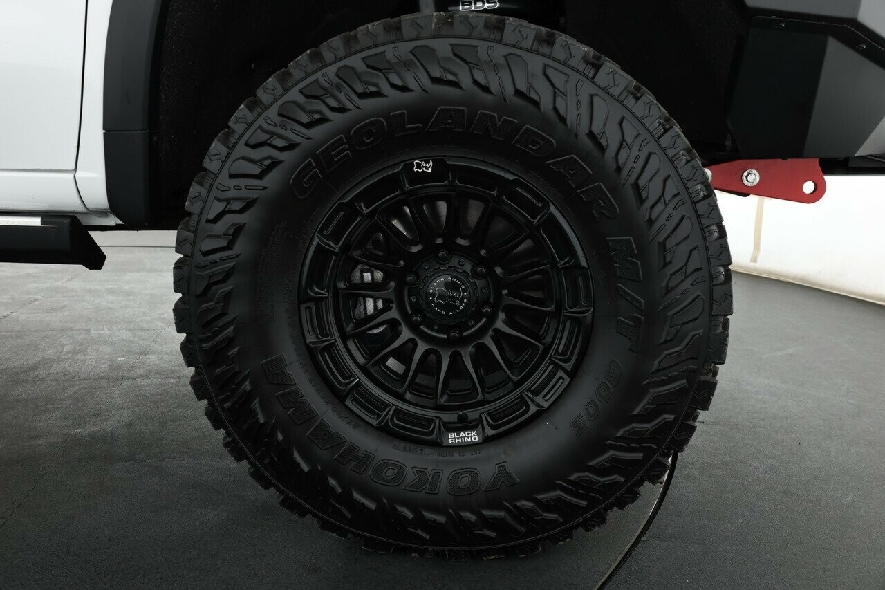 Chevrolet Silverado image 4